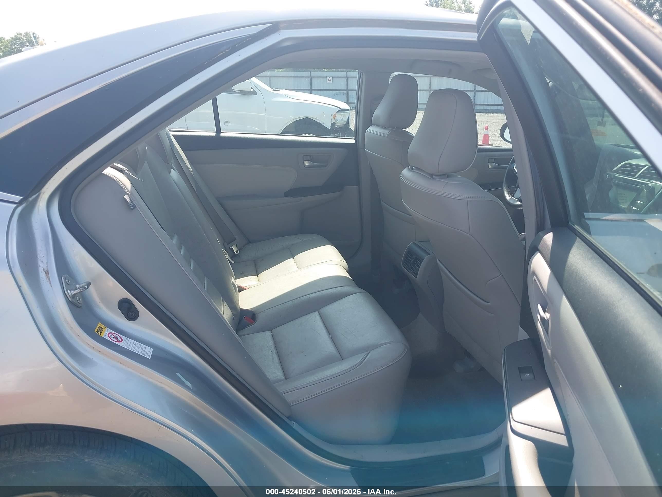 2015 Toyota Camry Xle Silver vin: 4T4BF1FK5FR508084
