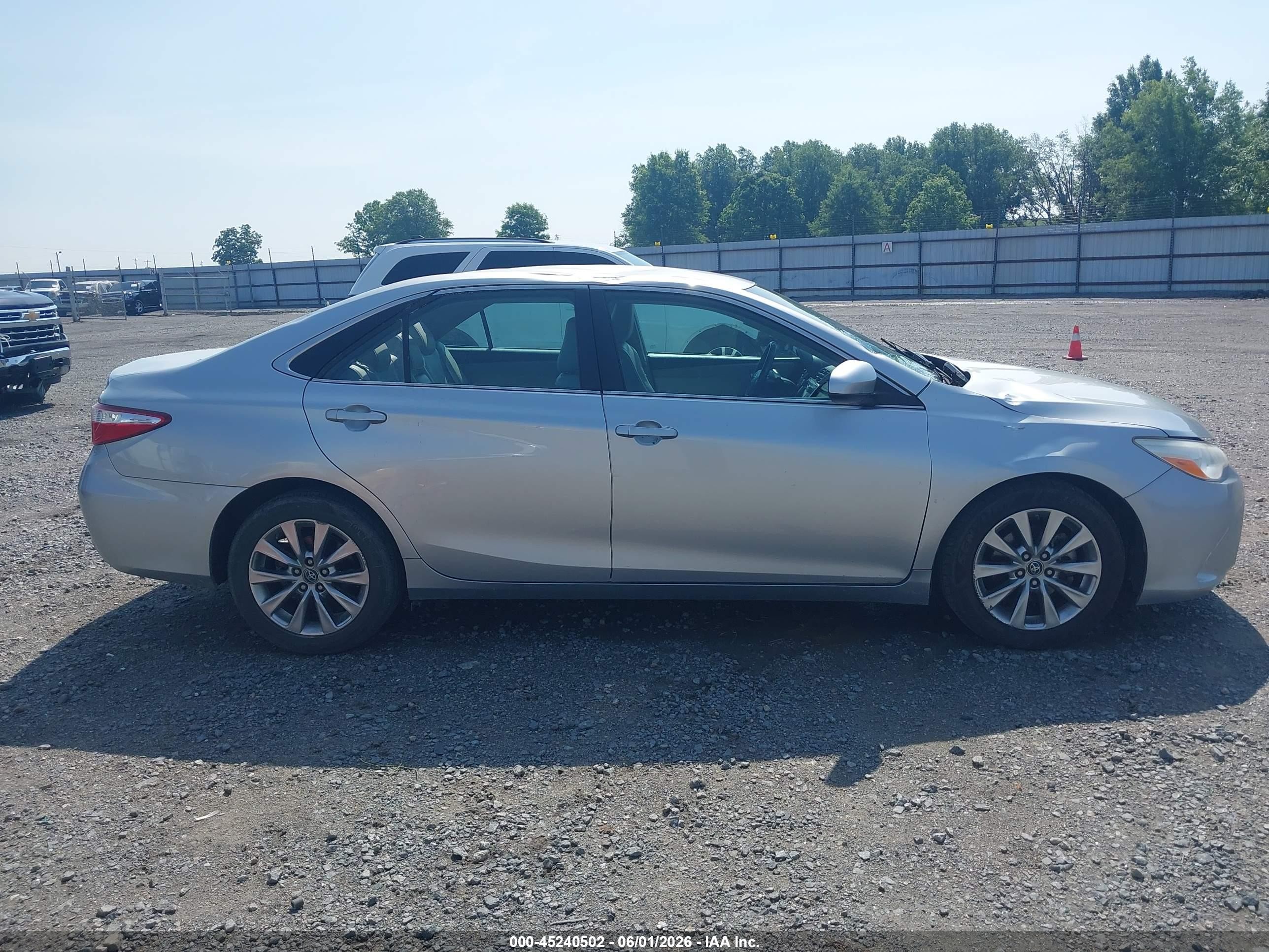 2015 Toyota Camry Xle Silver vin: 4T4BF1FK5FR508084