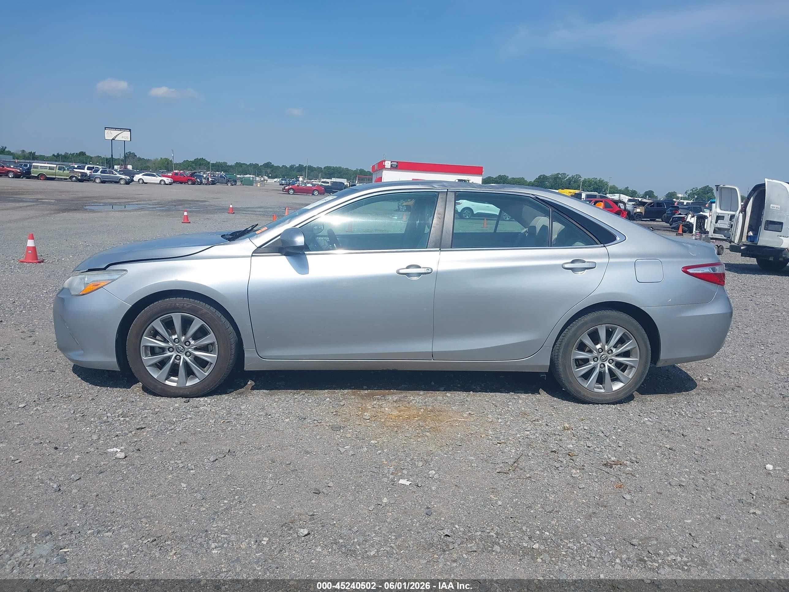 2015 Toyota Camry Xle Silver vin: 4T4BF1FK5FR508084