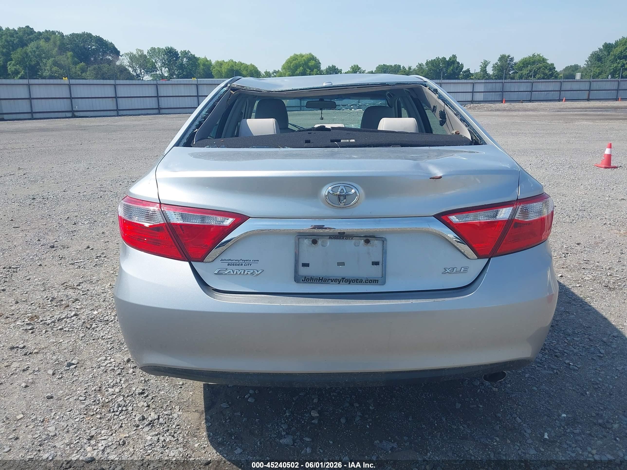 2015 Toyota Camry Xle Silver vin: 4T4BF1FK5FR508084