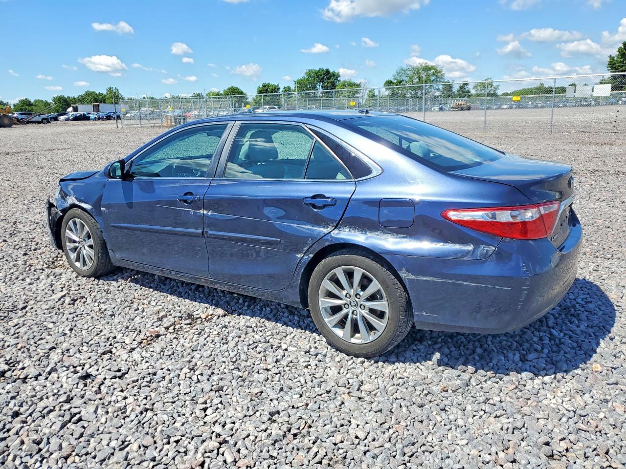 2015 Toyota Camry Xle Blue vin: 4T4BF1FK5FR509932