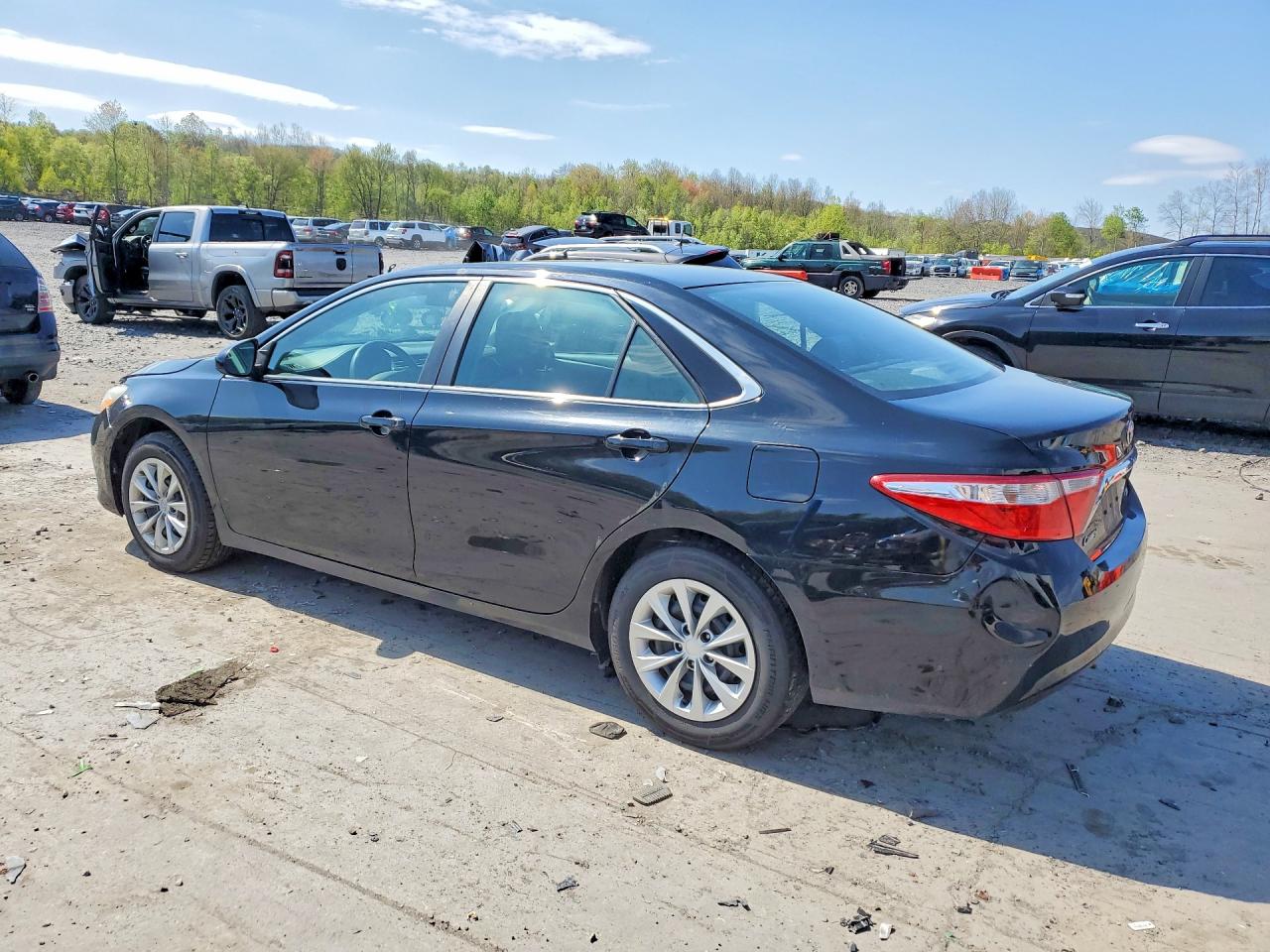 2016 Toyota Camry Le Black vin: 4T4BF1FK5GR516848