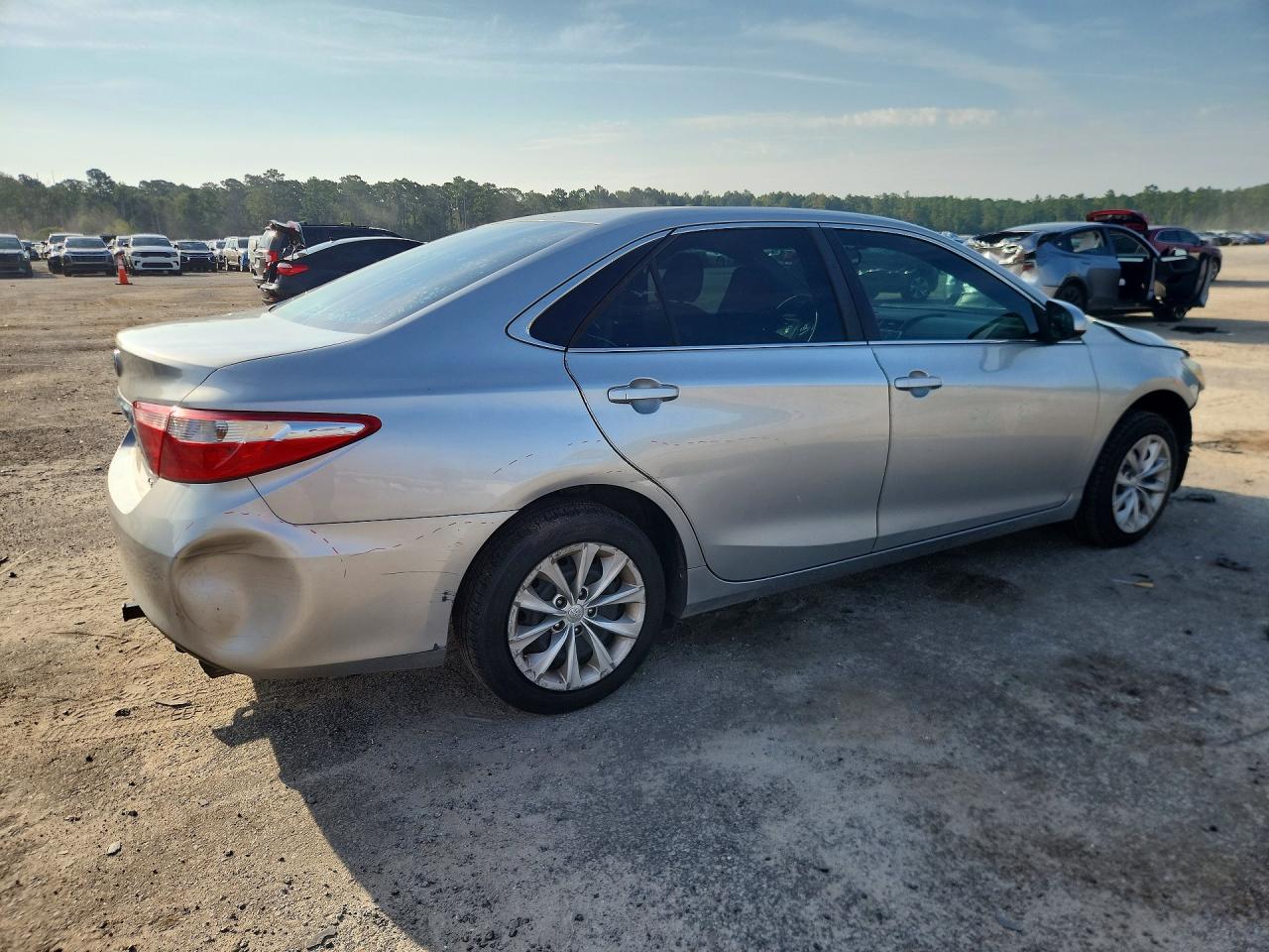 2016 Toyota Camry Le Gray vin: 4T4BF1FK5GR556752