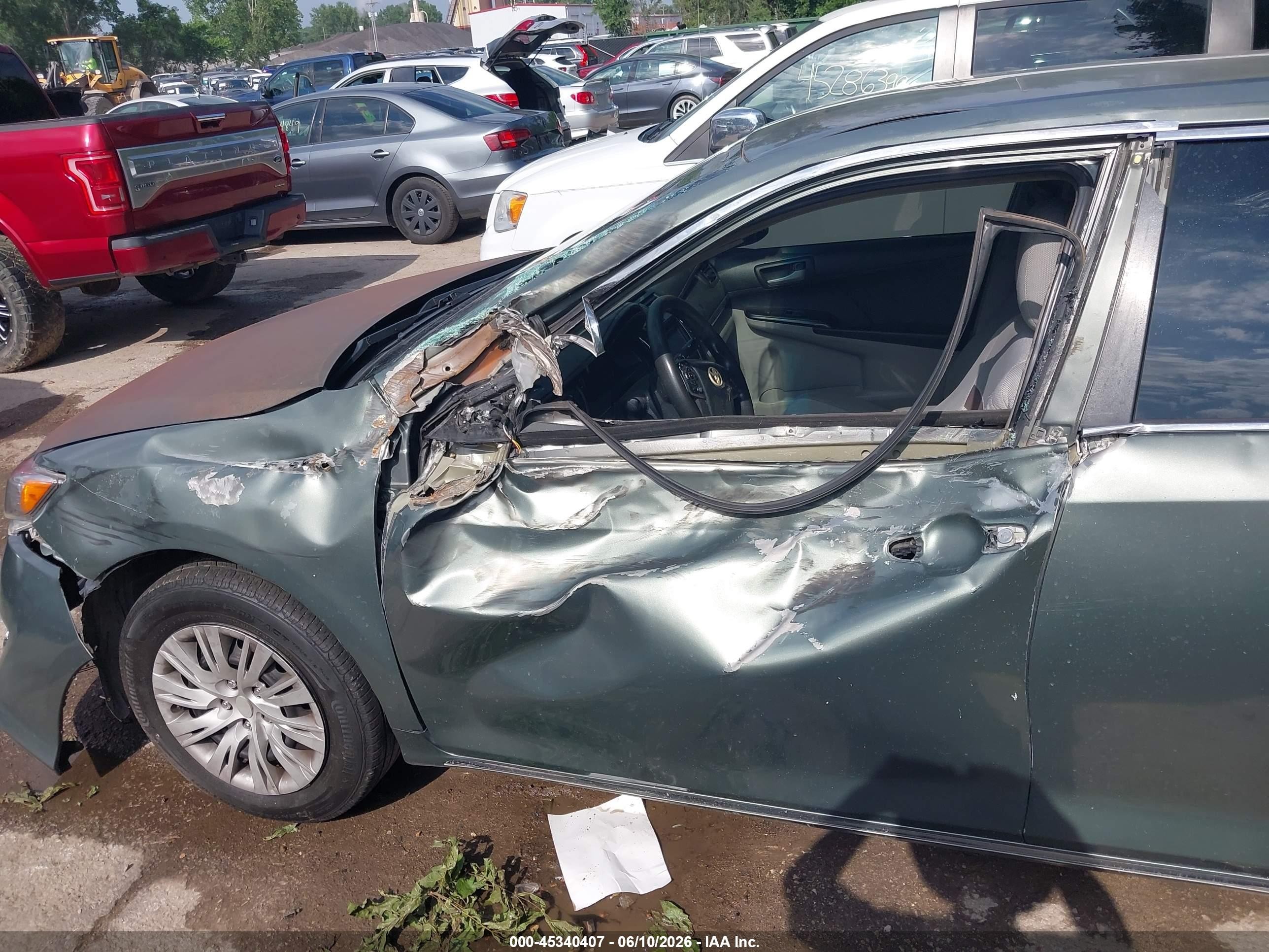 2012 Toyota Camry Le Green vin: 4T4BF1FK6CR161649