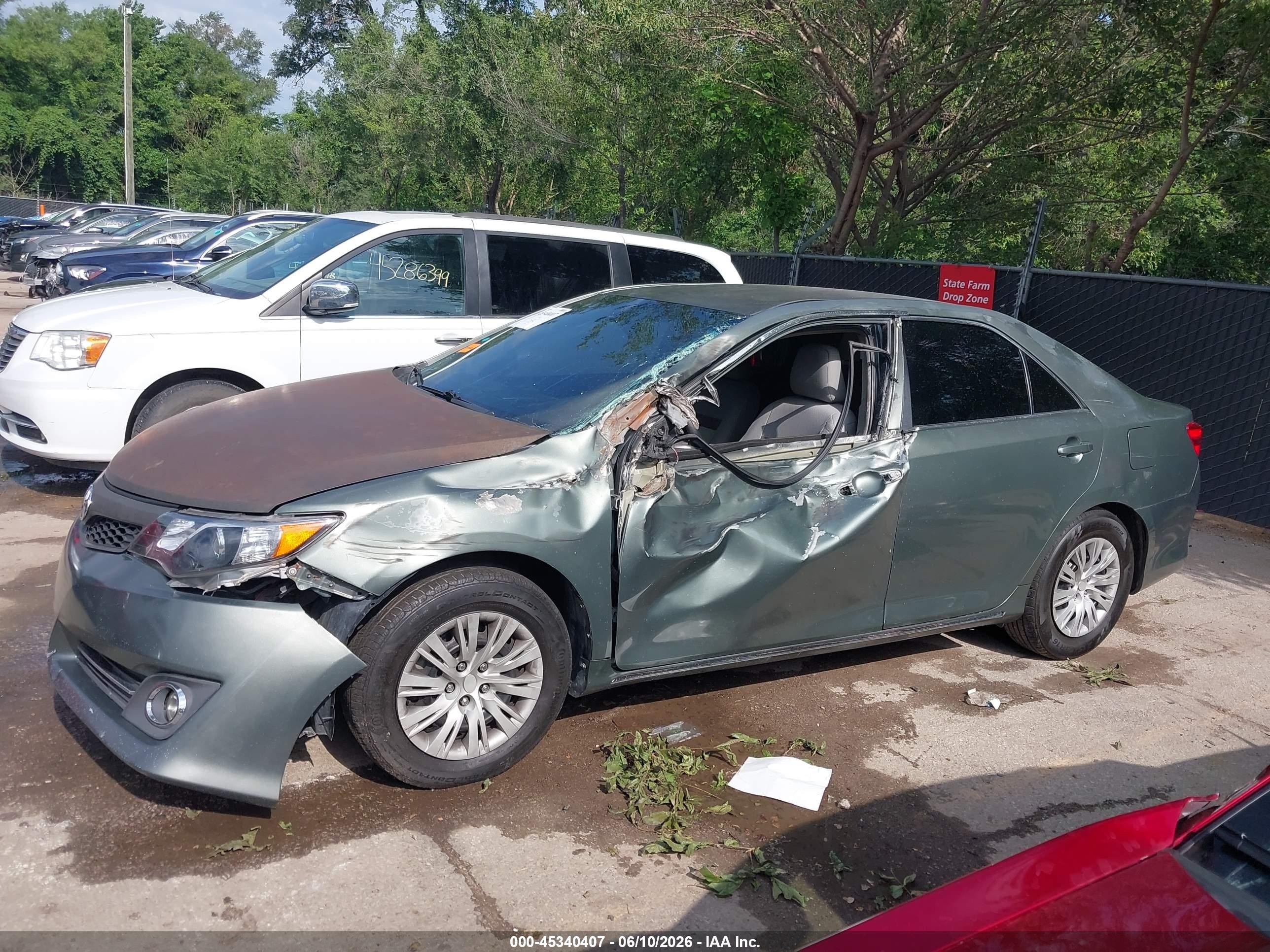 2012 Toyota Camry Le Green vin: 4T4BF1FK6CR161649