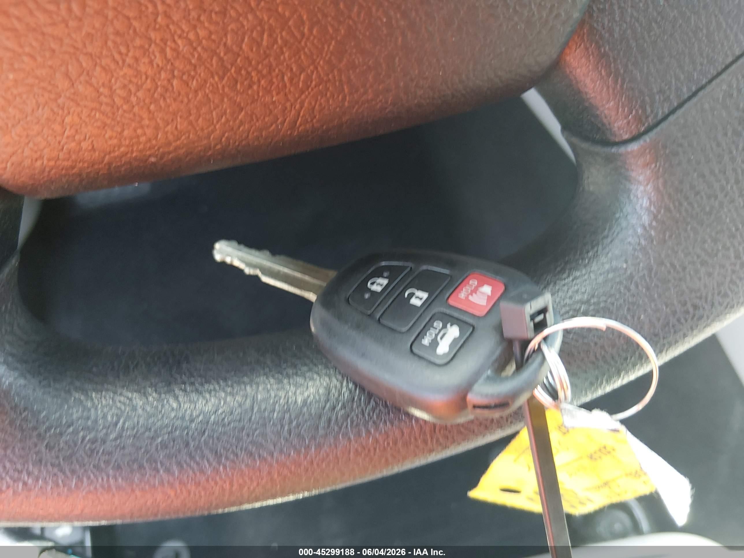 2012 Toyota Camry Le Silver vin: 4T4BF1FK6CR253585