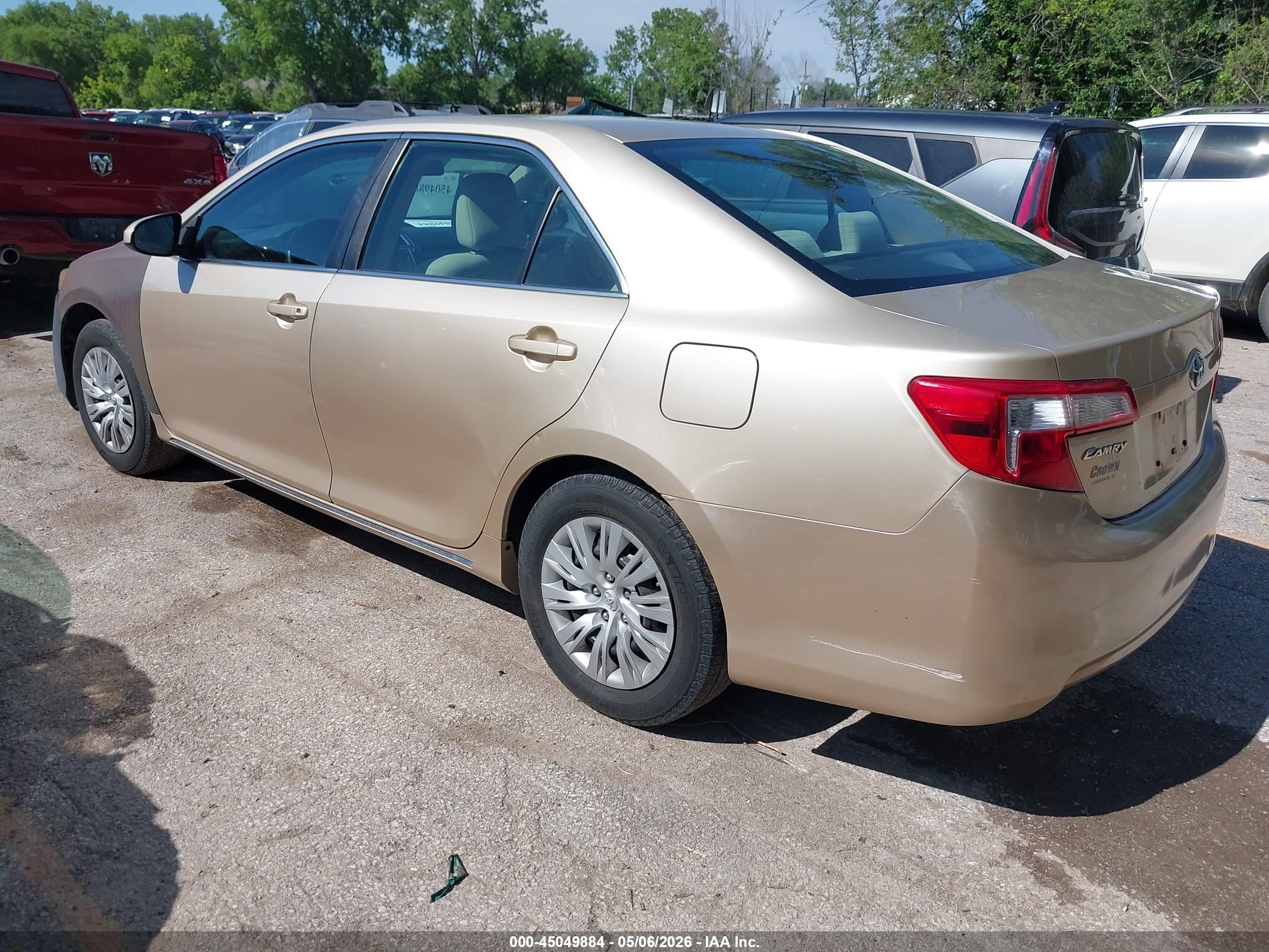 2012 Toyota Camry Le Gold vin: 4T4BF1FK6CR273187
