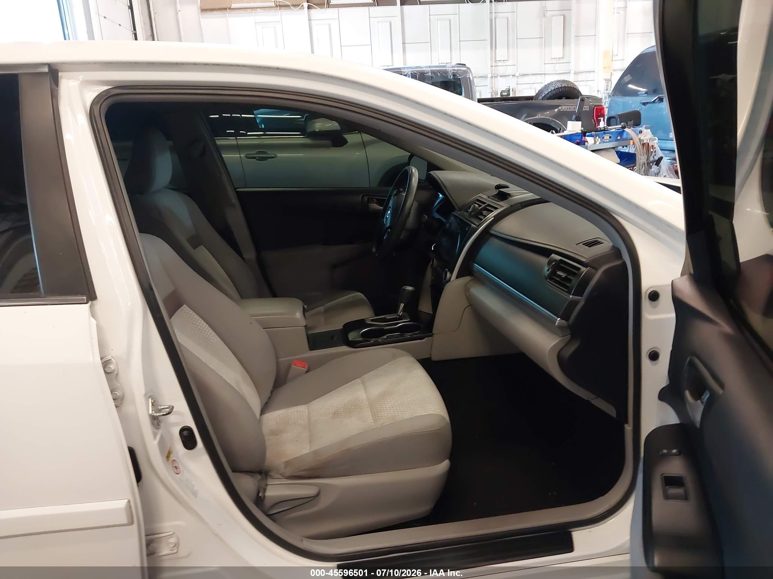 2013 Toyota Camry Le Белый vin: 4T4BF1FK6DR296213