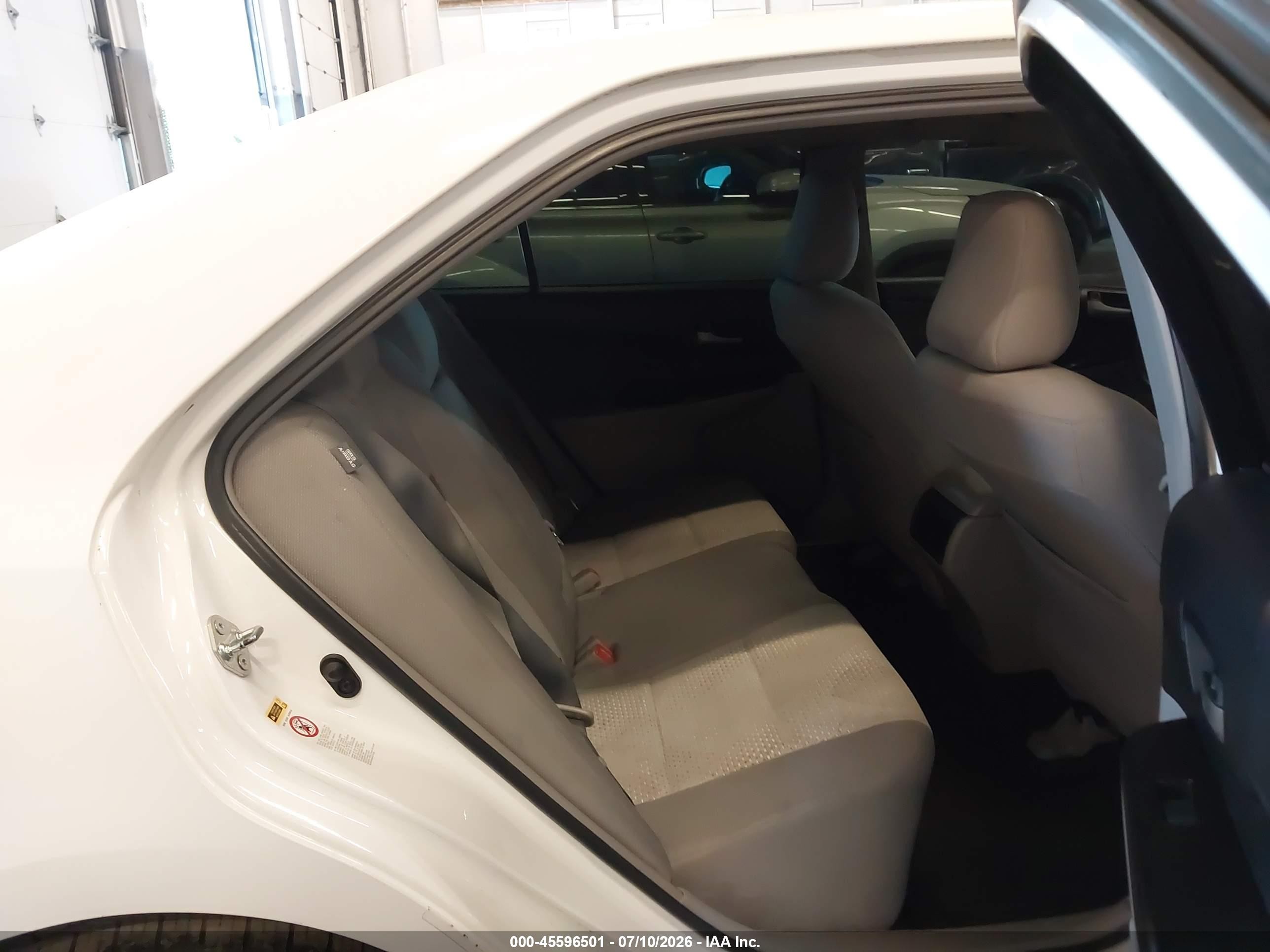 2013 Toyota Camry Le Белый vin: 4T4BF1FK6DR296213