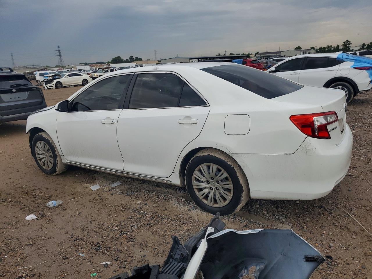 2013 Toyota Camry Le White vin: 4T4BF1FK6DR309512