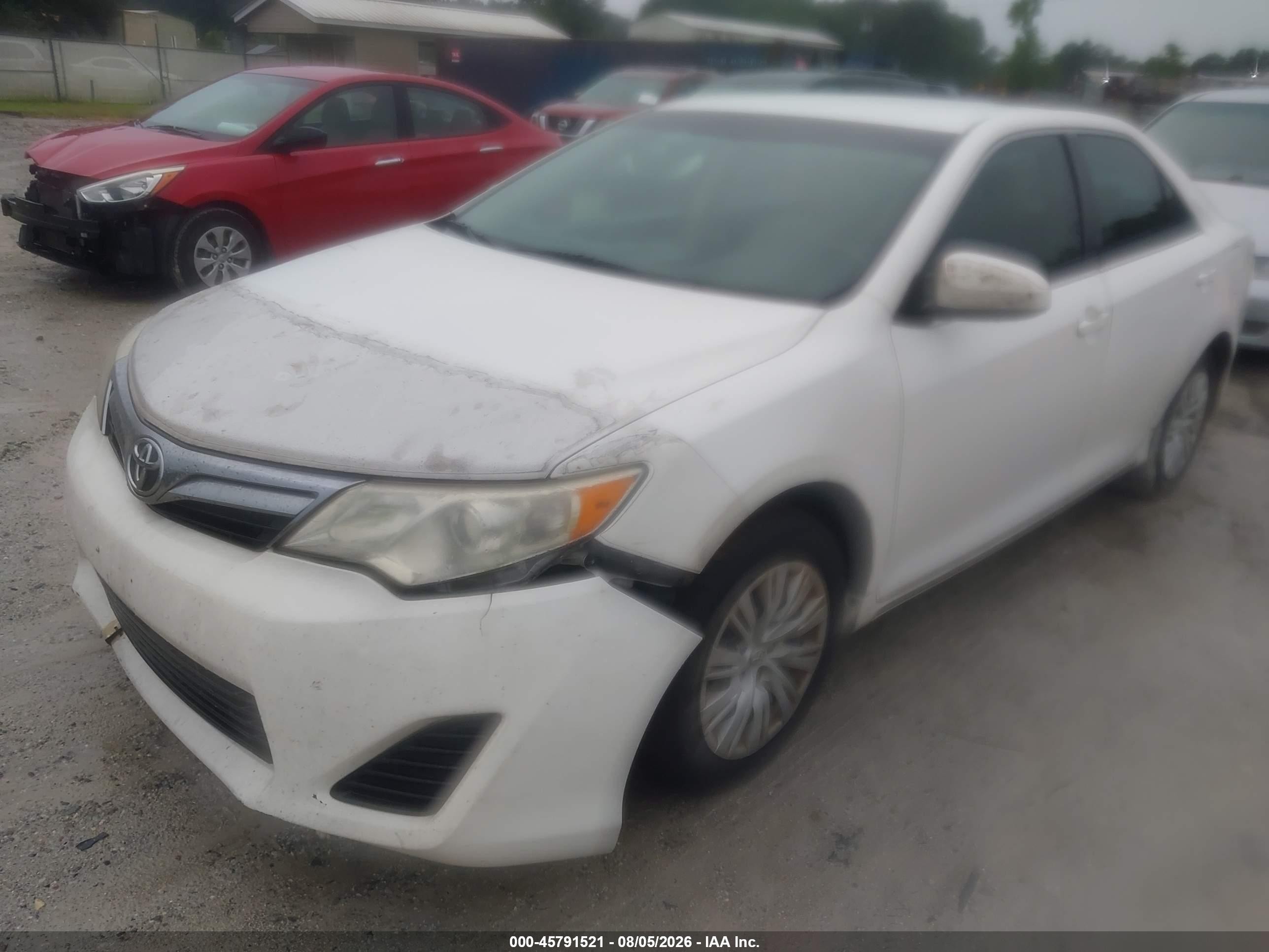 2013 Toyota Camry Le White vin: 4T4BF1FK6DR317867