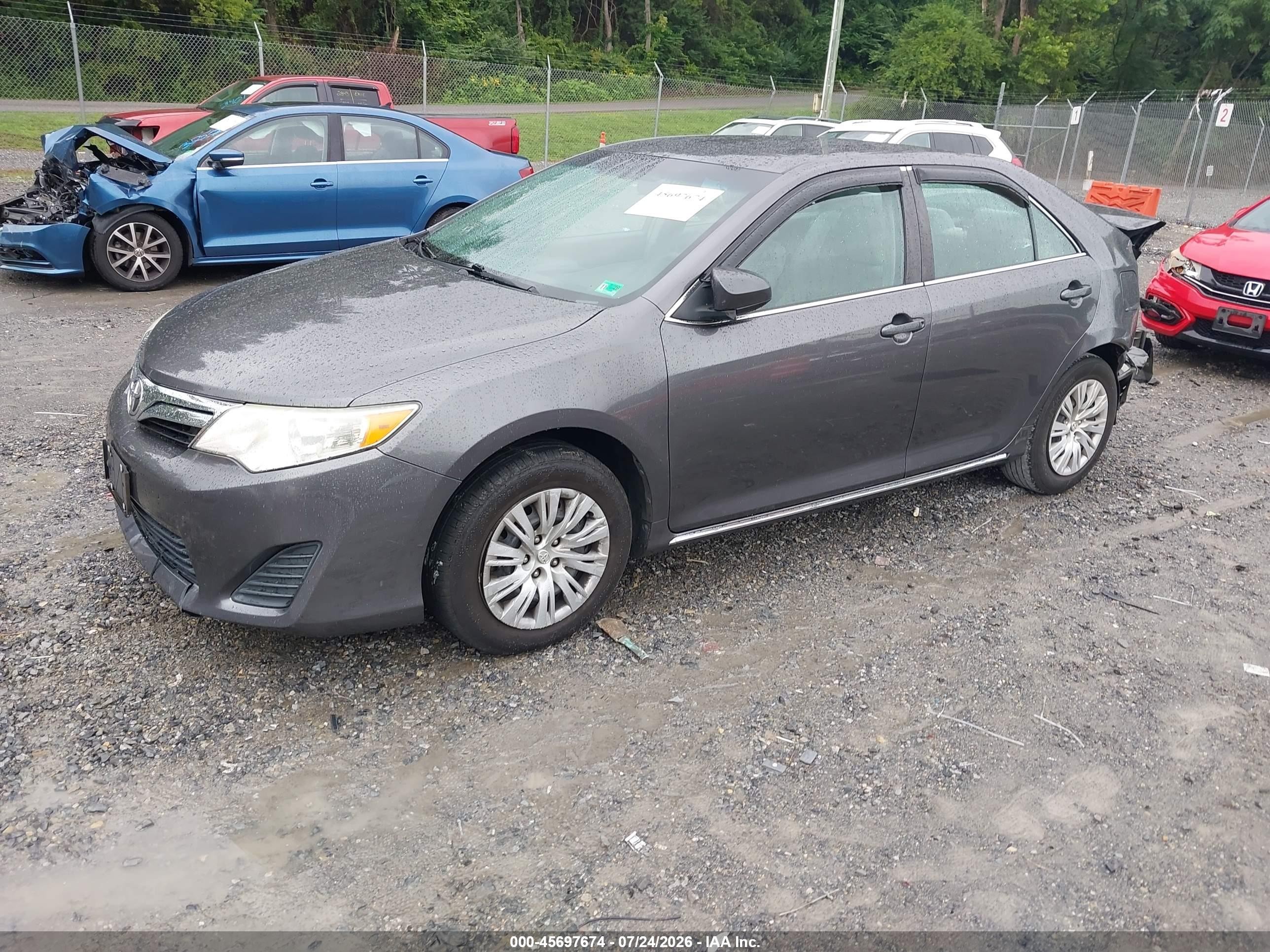 2013 Toyota Camry Le Gray vin: 4T4BF1FK6DR319831