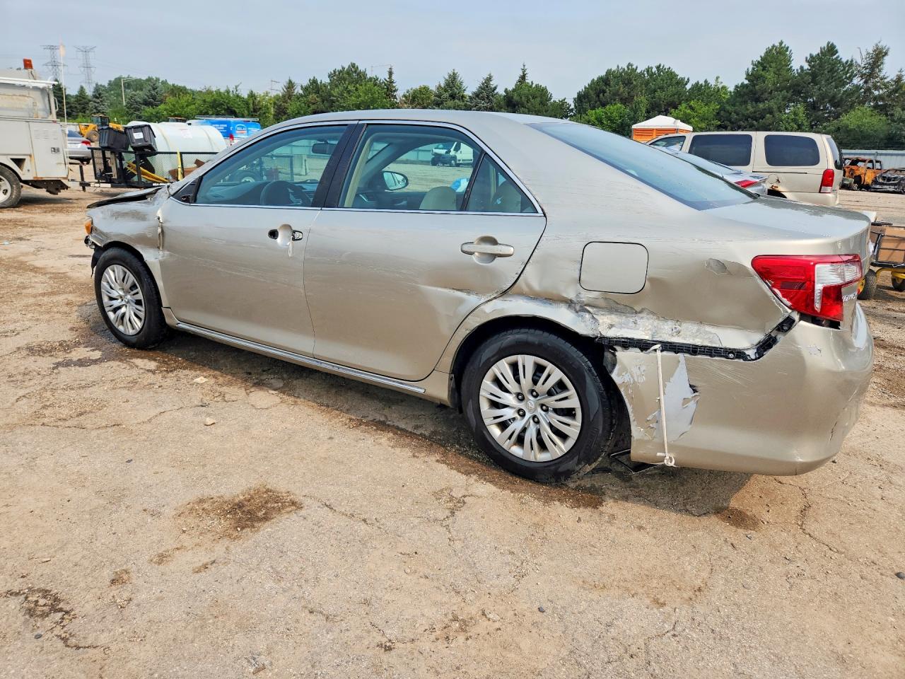 2013 Toyota Camry Le Серебряный vin: 4T4BF1FK6DR327475