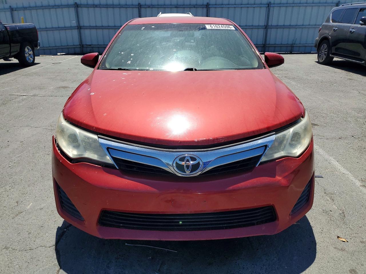 2013 Toyota Camry Le Red vin: 4T4BF1FK6DR333857