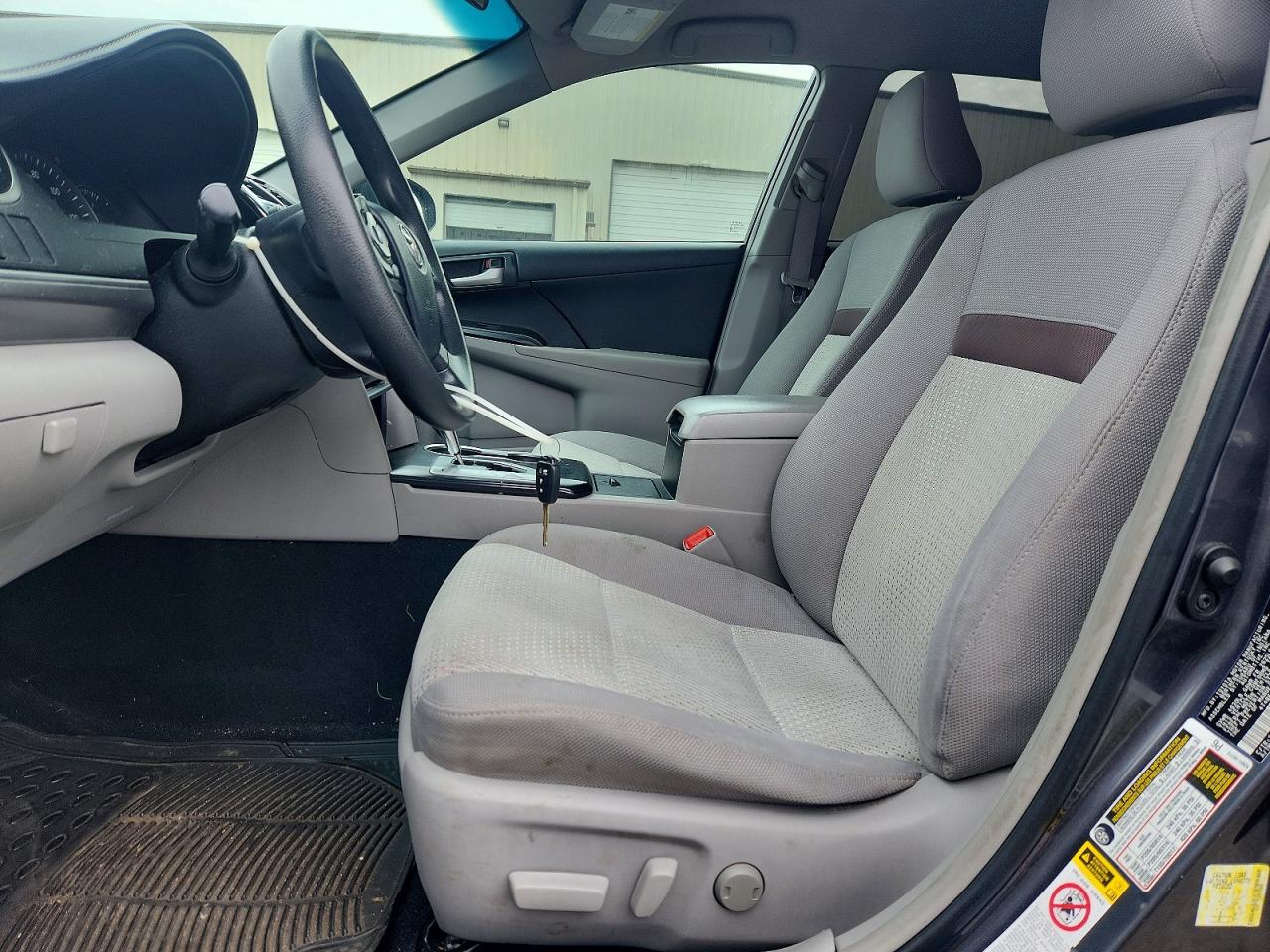 2013 Toyota Camry Le Gray vin: 4T4BF1FK6DR333986