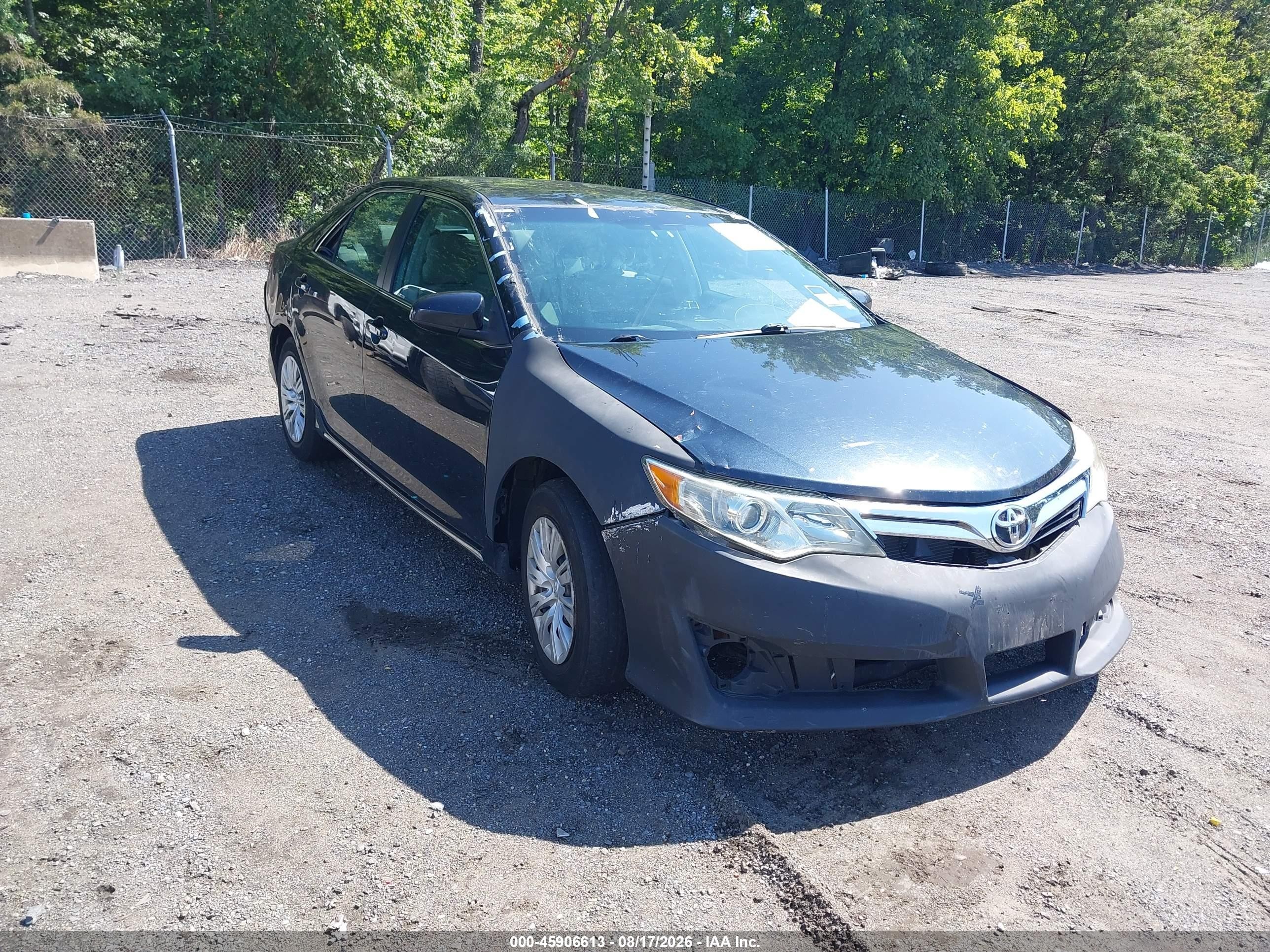 2014 Toyota Camry Le Blue vin: 4T4BF1FK6ER339465