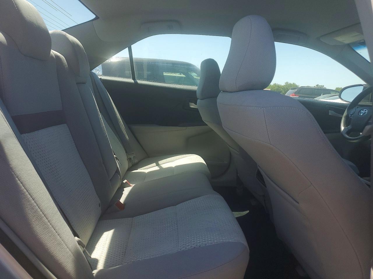 2014 Toyota Camry Le Silver vin: 4T4BF1FK6ER342639