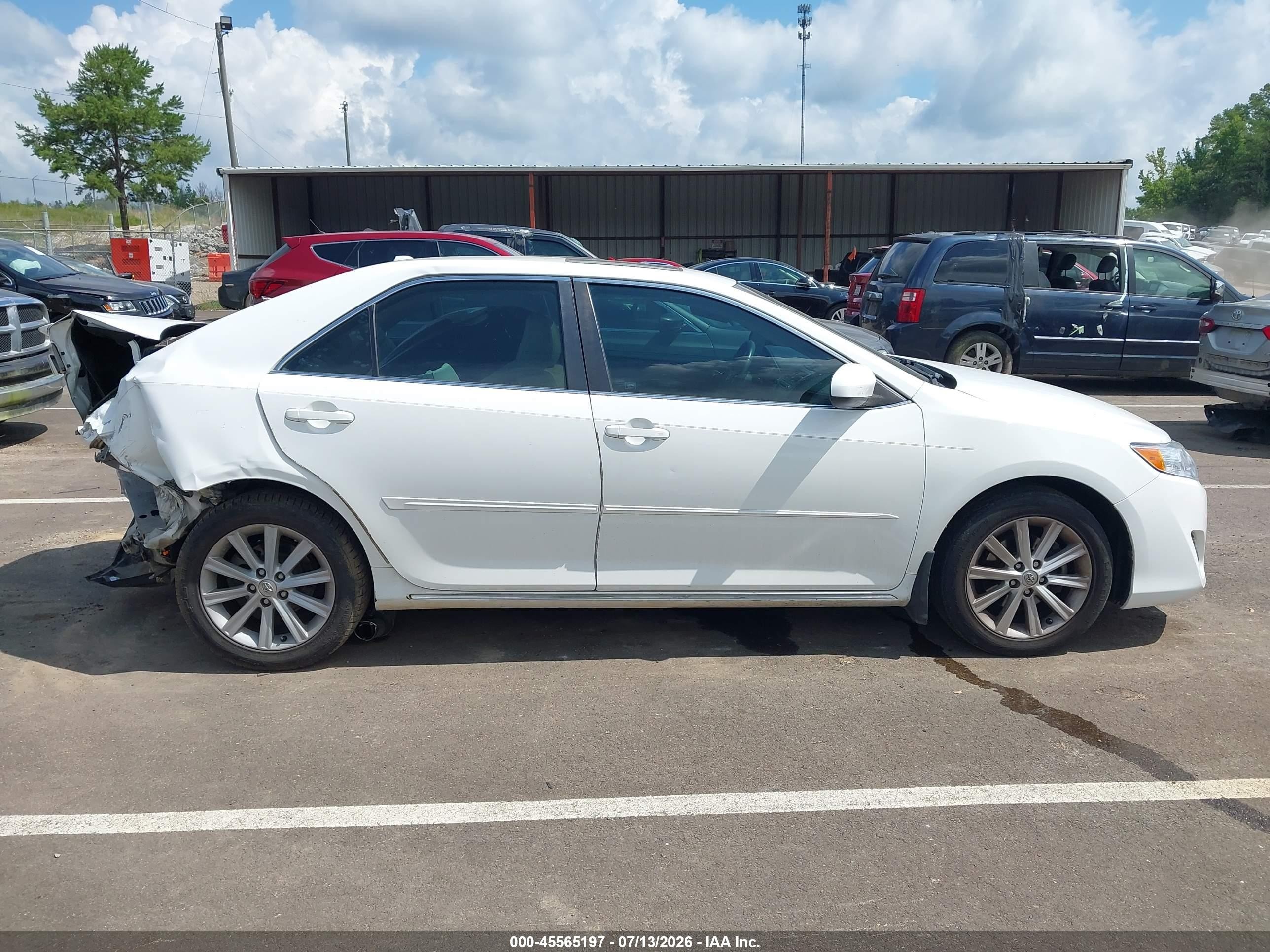 2014 Toyota Camry Xle White vin: 4T4BF1FK6ER350403
