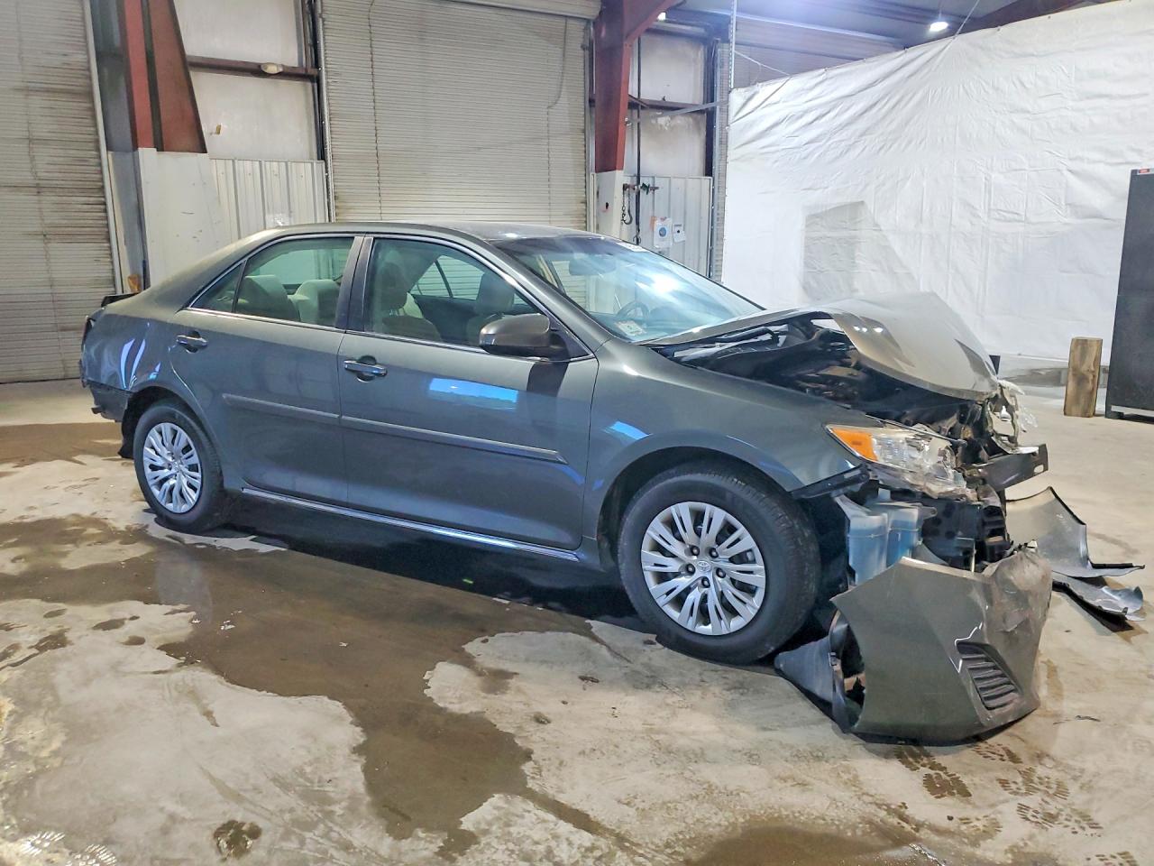 2014 Toyota Camry Le Зеленый vin: 4T4BF1FK6ER358937