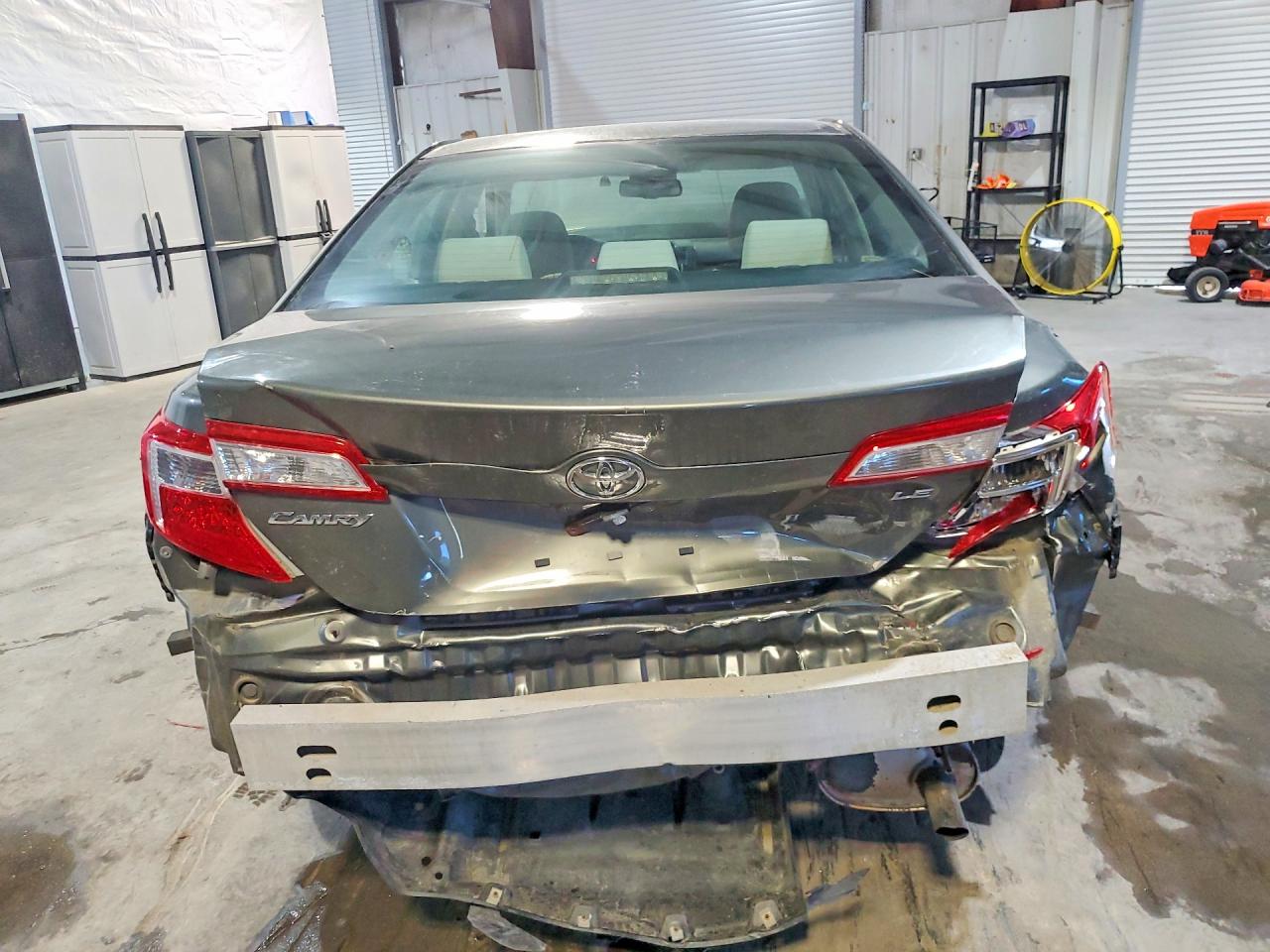 2014 Toyota Camry Le Зеленый vin: 4T4BF1FK6ER358937
