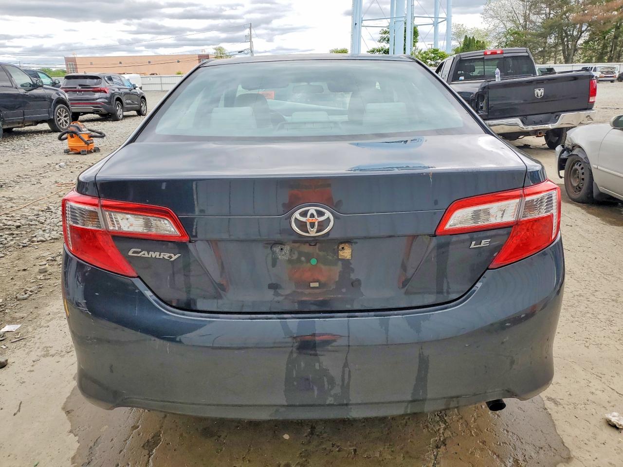 2014 Toyota Camry Le Blue vin: 4T4BF1FK6ER359828