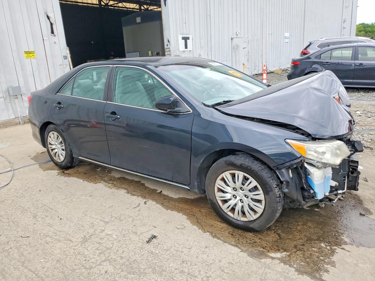 2014 Toyota Camry Le Blue vin: 4T4BF1FK6ER359828