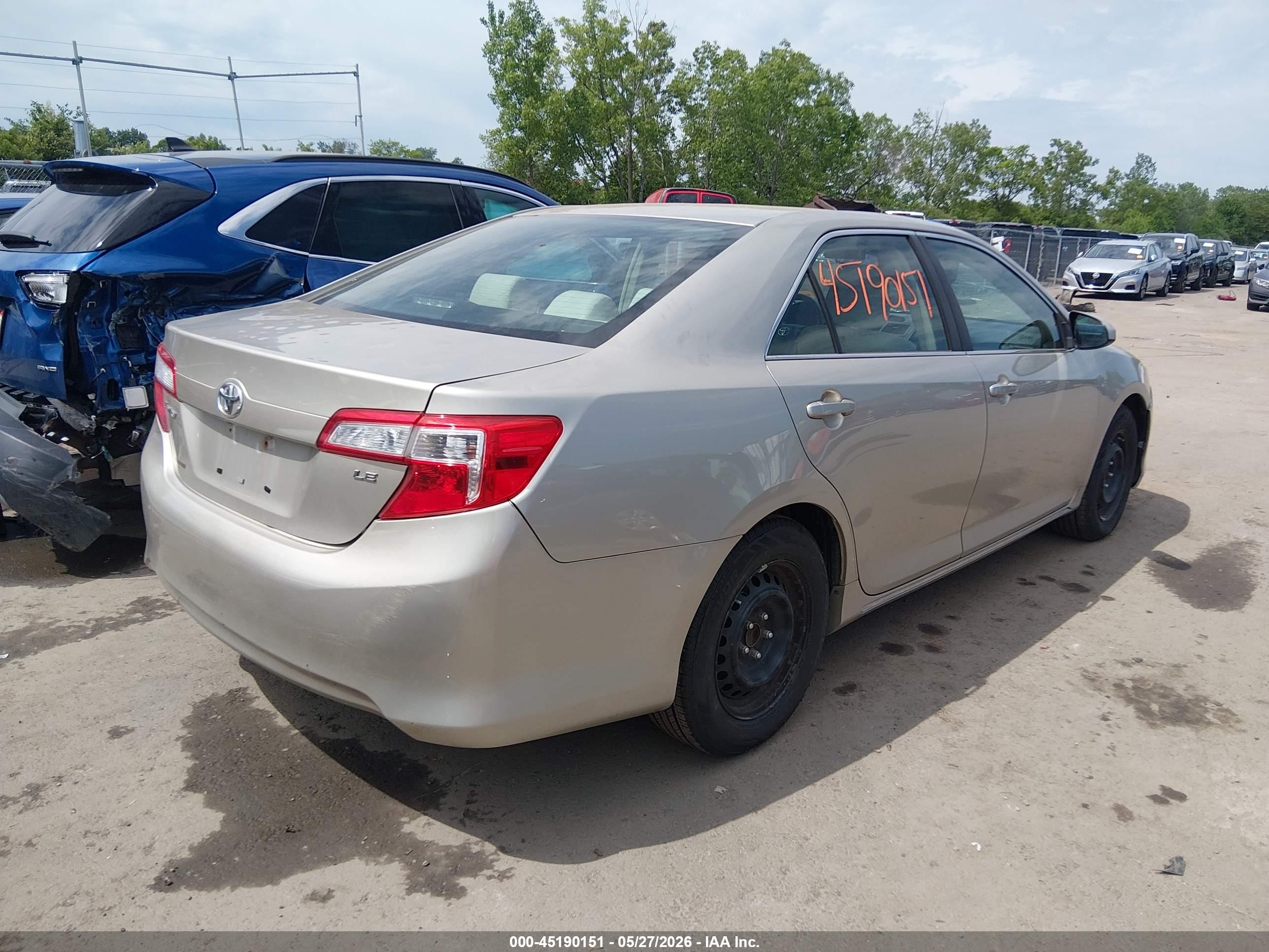 2014 Toyota Camry Le Teal vin: 4T4BF1FK6ER360025