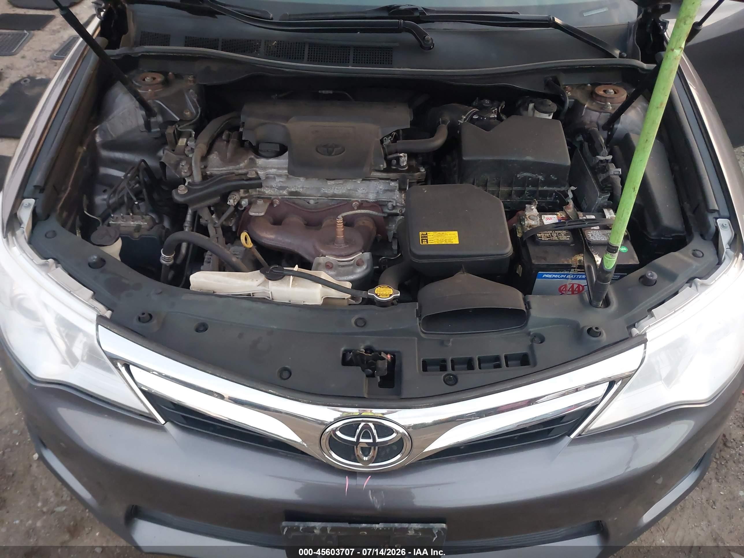 2014 Toyota Camry Le Серый vin: 4T4BF1FK6ER364432