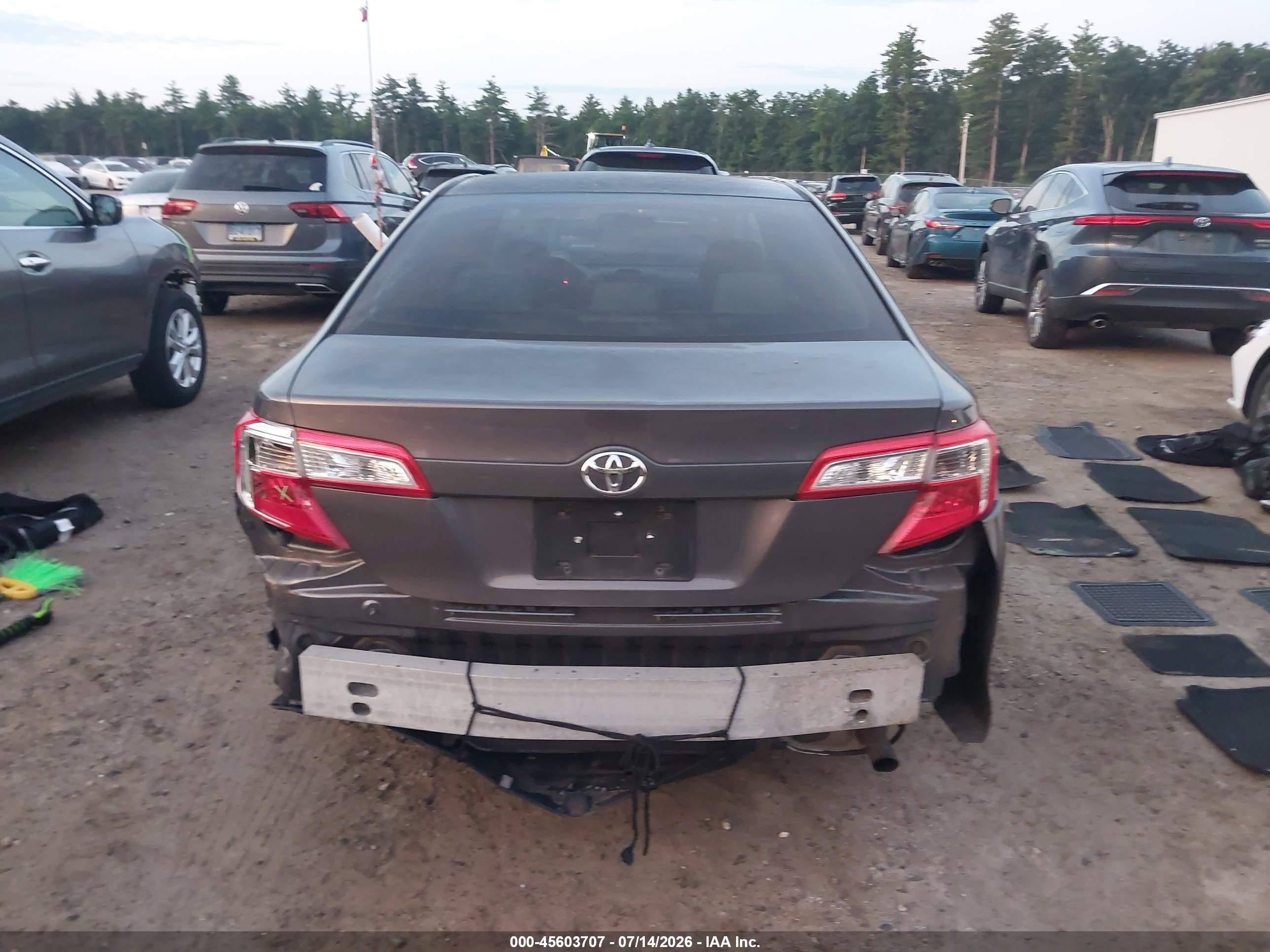 2014 Toyota Camry Le Серый vin: 4T4BF1FK6ER364432