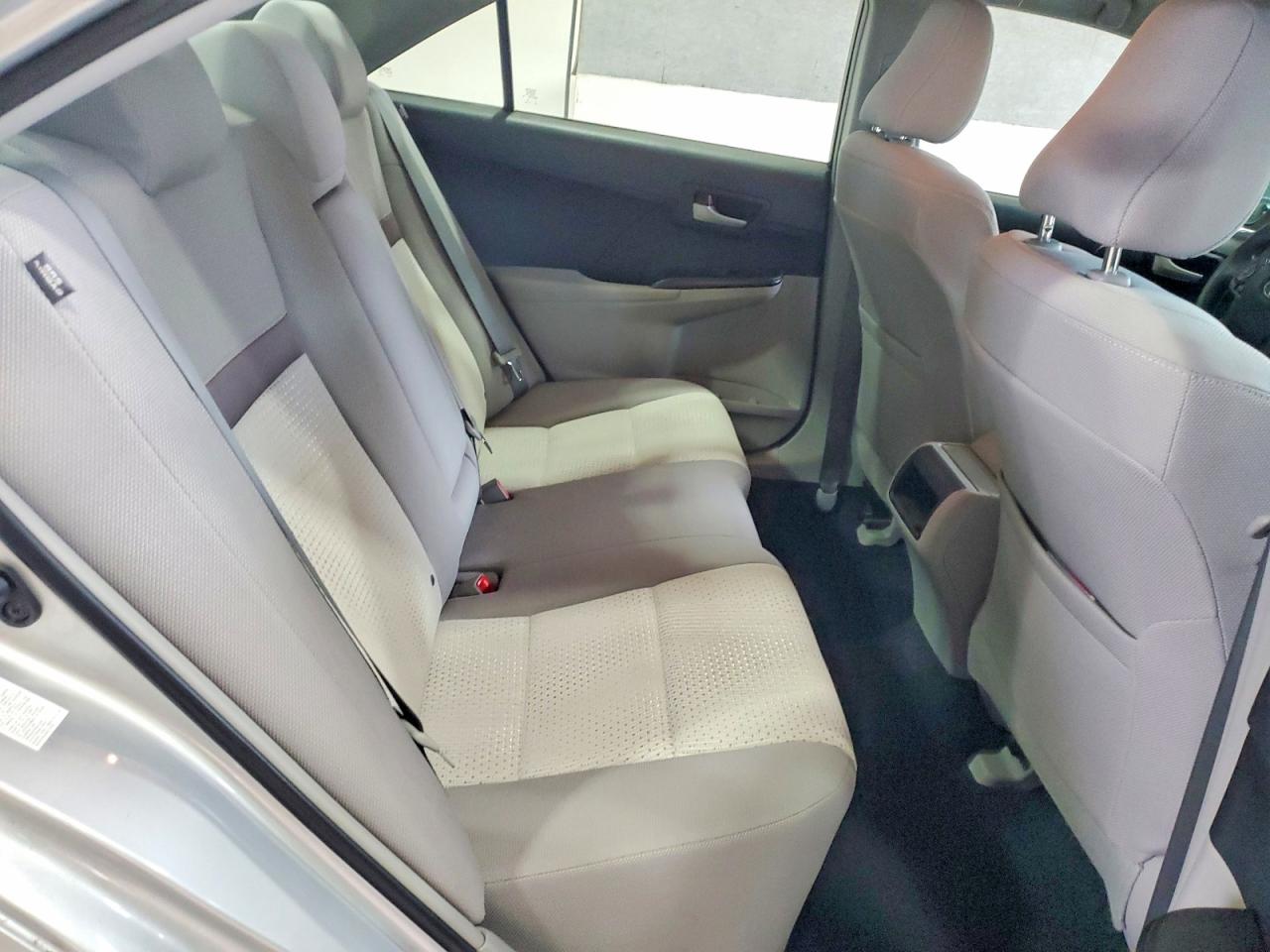 2014 Toyota Camry Le Silver vin: 4T4BF1FK6ER381375