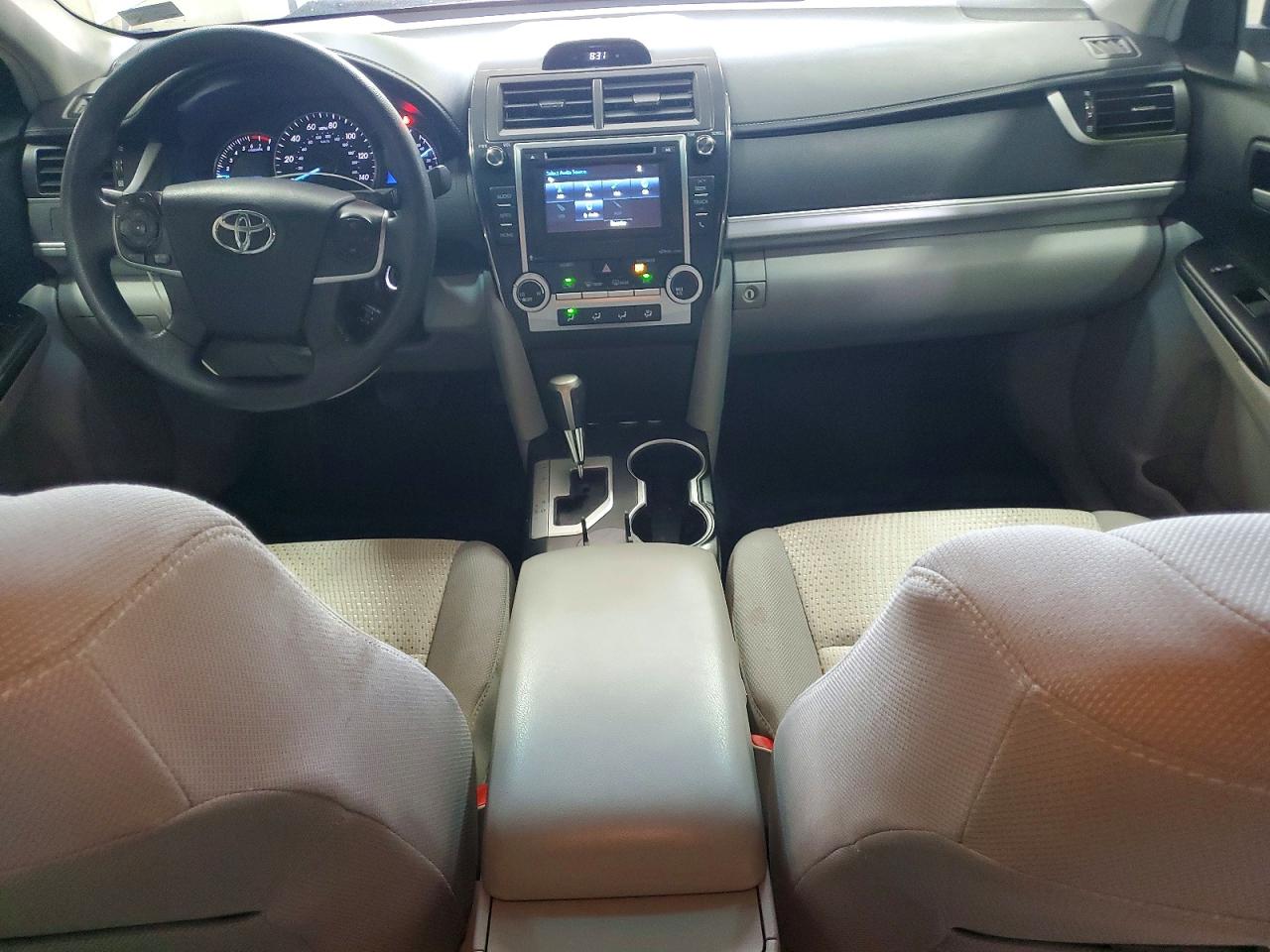 2014 Toyota Camry Le Silver vin: 4T4BF1FK6ER381375