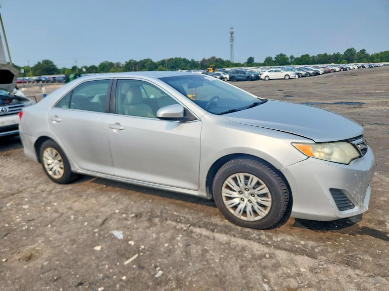 2014 Toyota Camry Le Silver vin: 4T4BF1FK6ER391078
