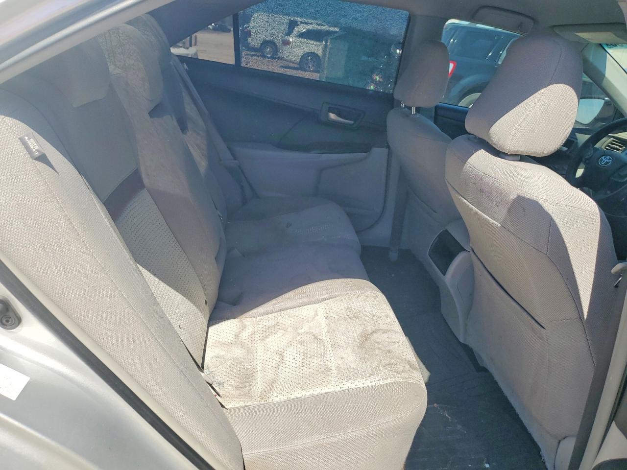 2014 Toyota Camry Le Серебряный vin: 4T4BF1FK6ER399455