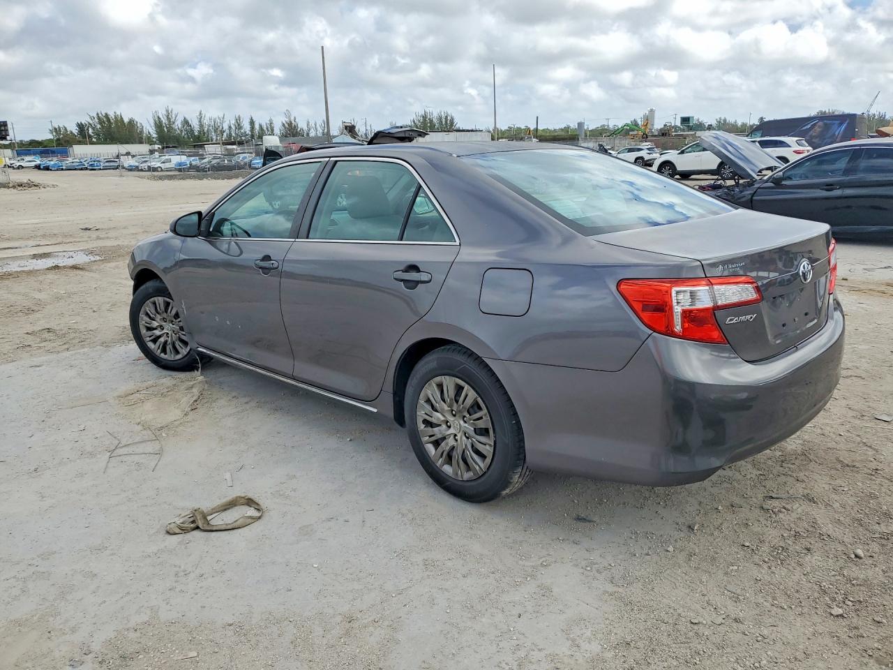 2014 Toyota Camry Le Gray vin: 4T4BF1FK6ER405920