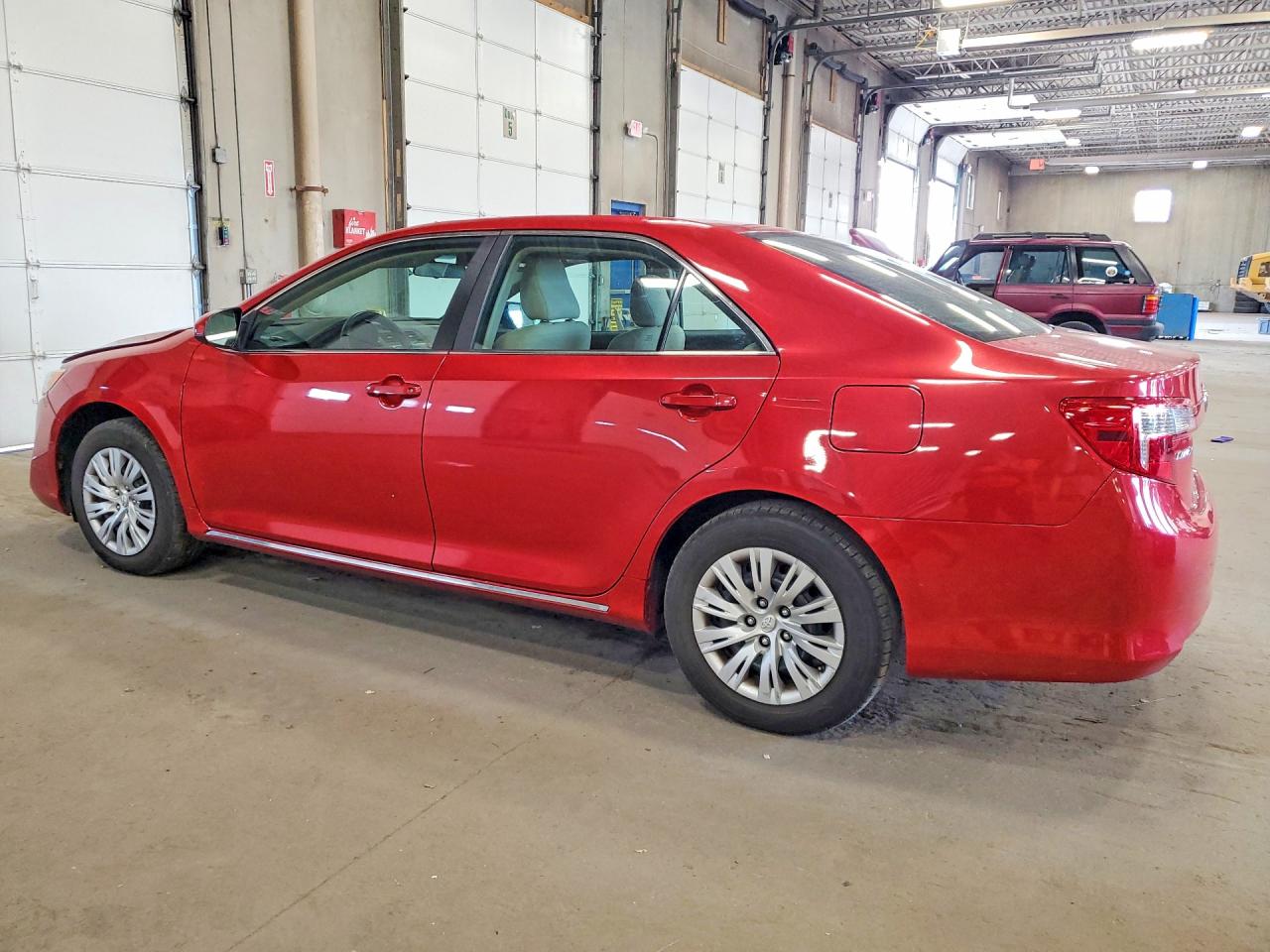 2014 Toyota Camry Le Red vin: 4T4BF1FK6ER413144