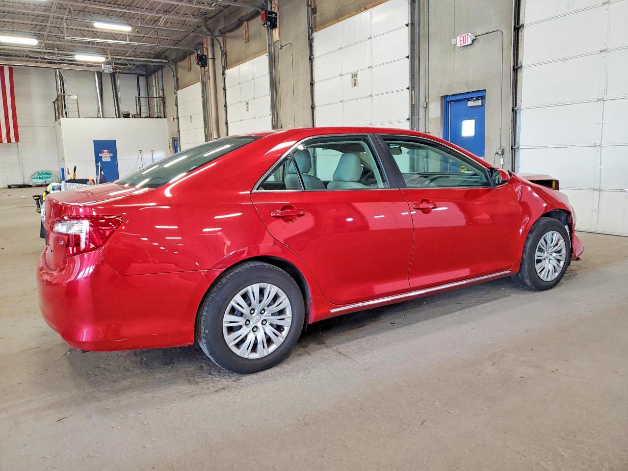 2014 Toyota Camry Le Red vin: 4T4BF1FK6ER413144