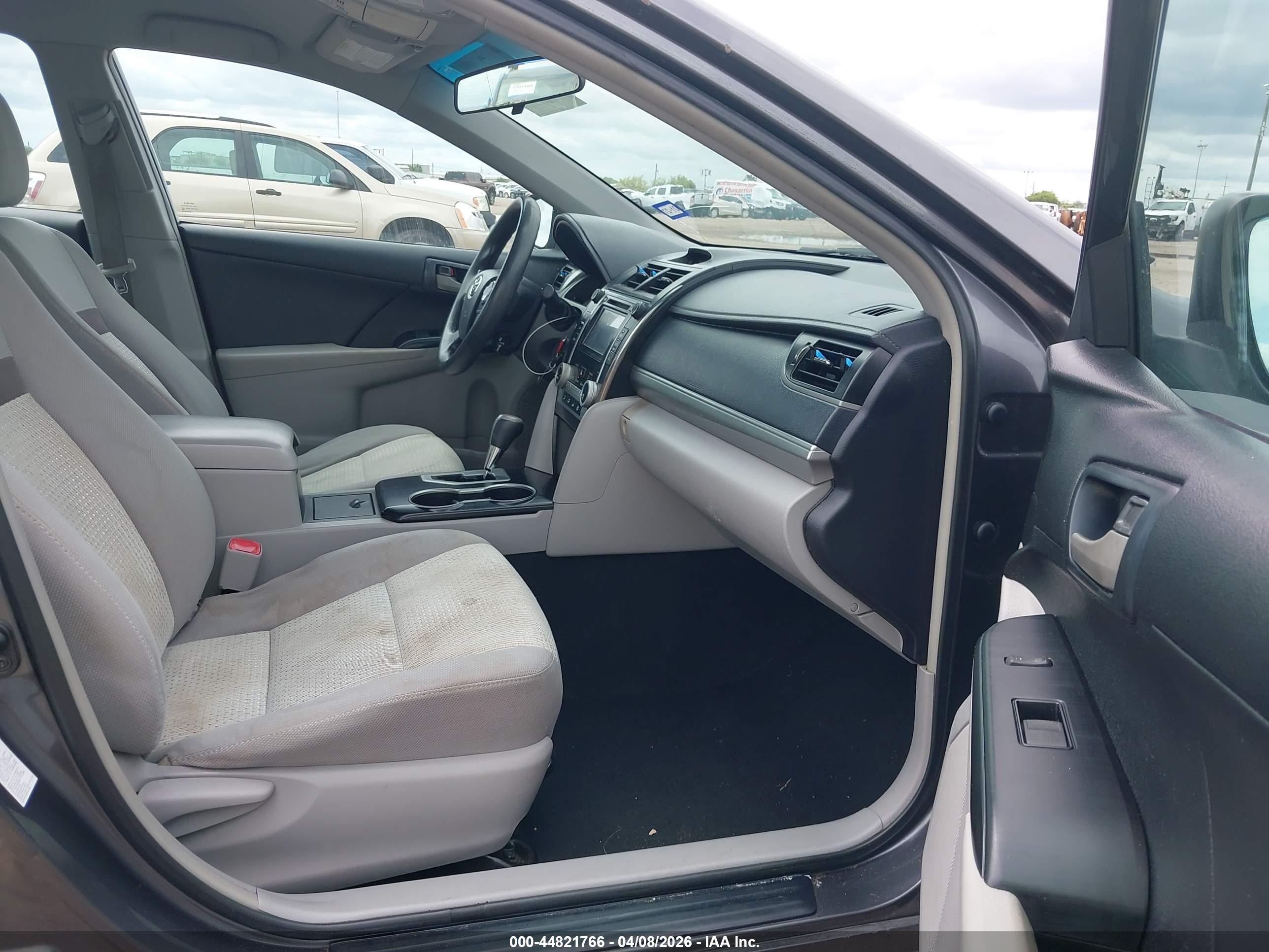 2014 Toyota Camry Le Gray vin: 4T4BF1FK6ER429473