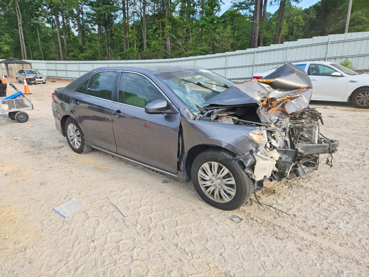 2014 Toyota Camry Le Gray vin: 4T4BF1FK6ER429876