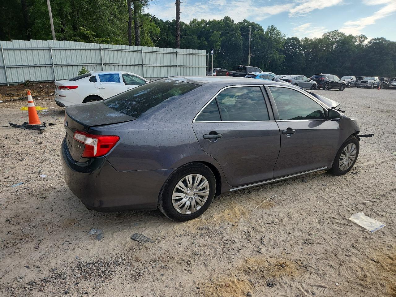 2014 Toyota Camry Le Gray vin: 4T4BF1FK6ER429876