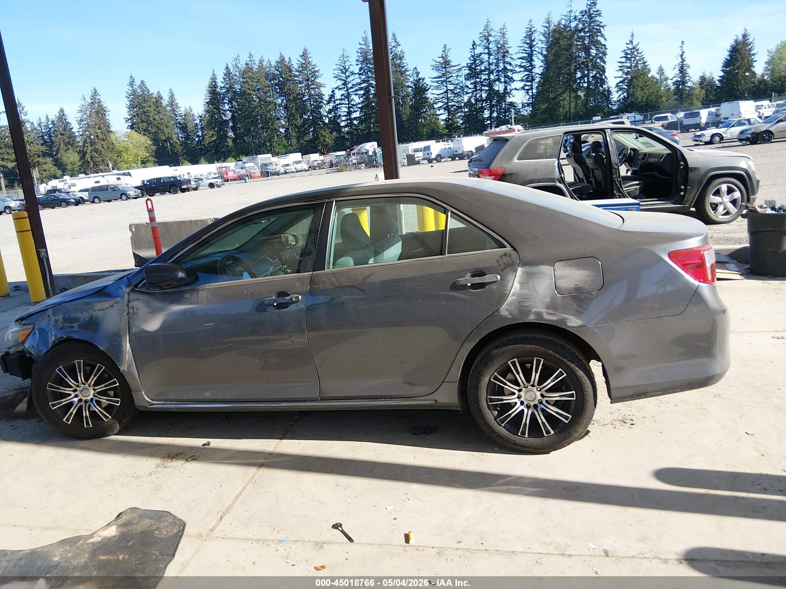 2014 Toyota Camry Le Tan vin: 4T4BF1FK6ER431756