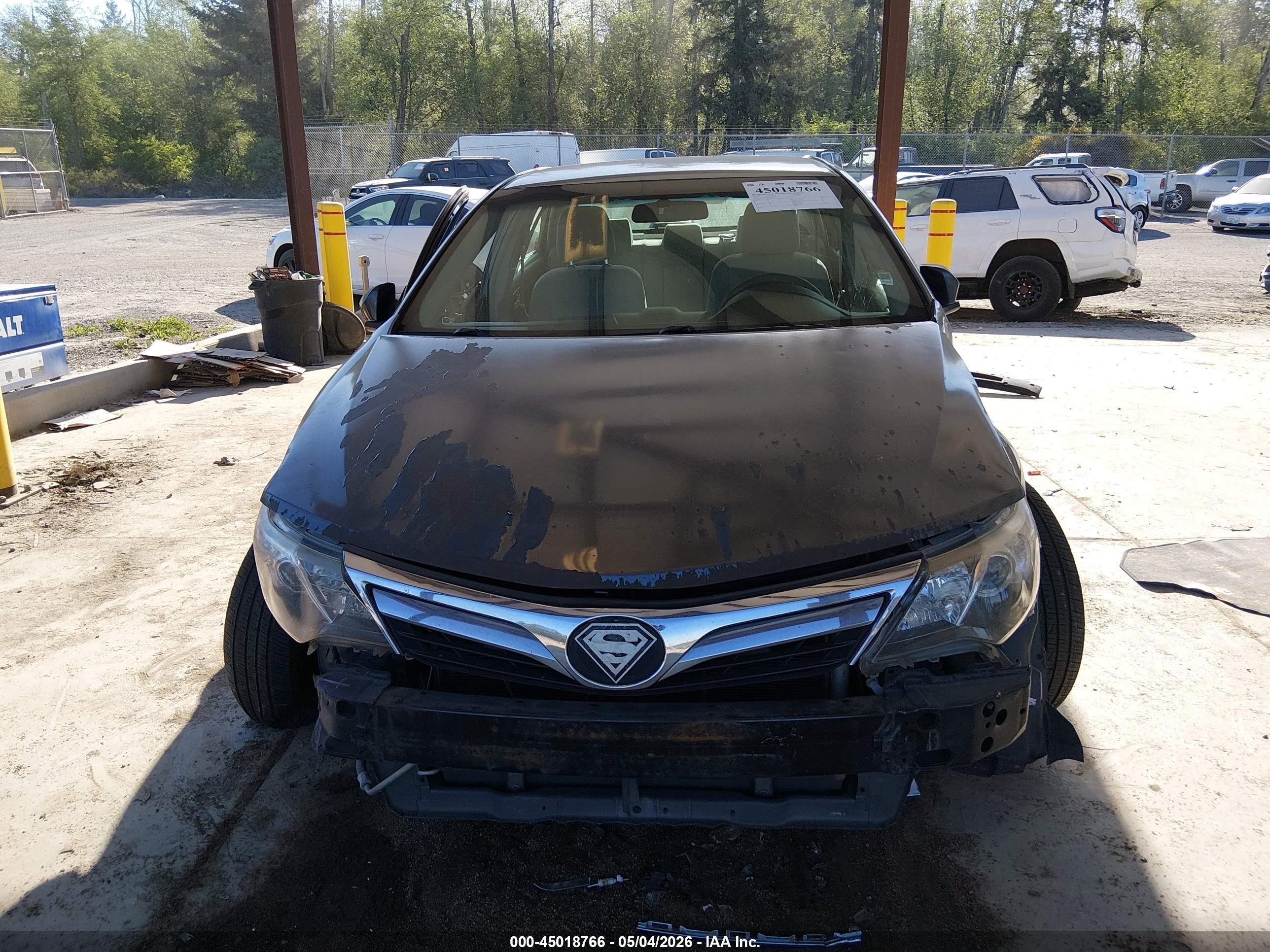 2014 Toyota Camry Le Tan vin: 4T4BF1FK6ER431756