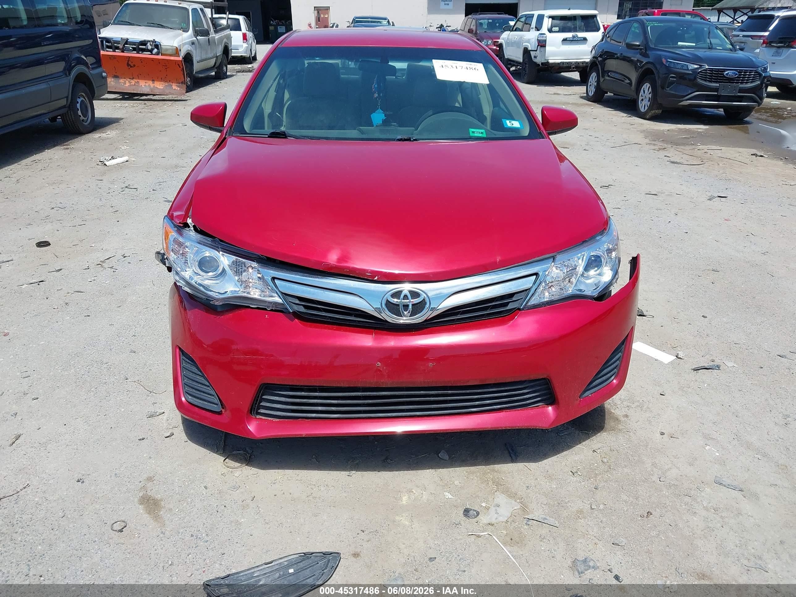 2014 Toyota Camry Le Red vin: 4T4BF1FK6ER436875