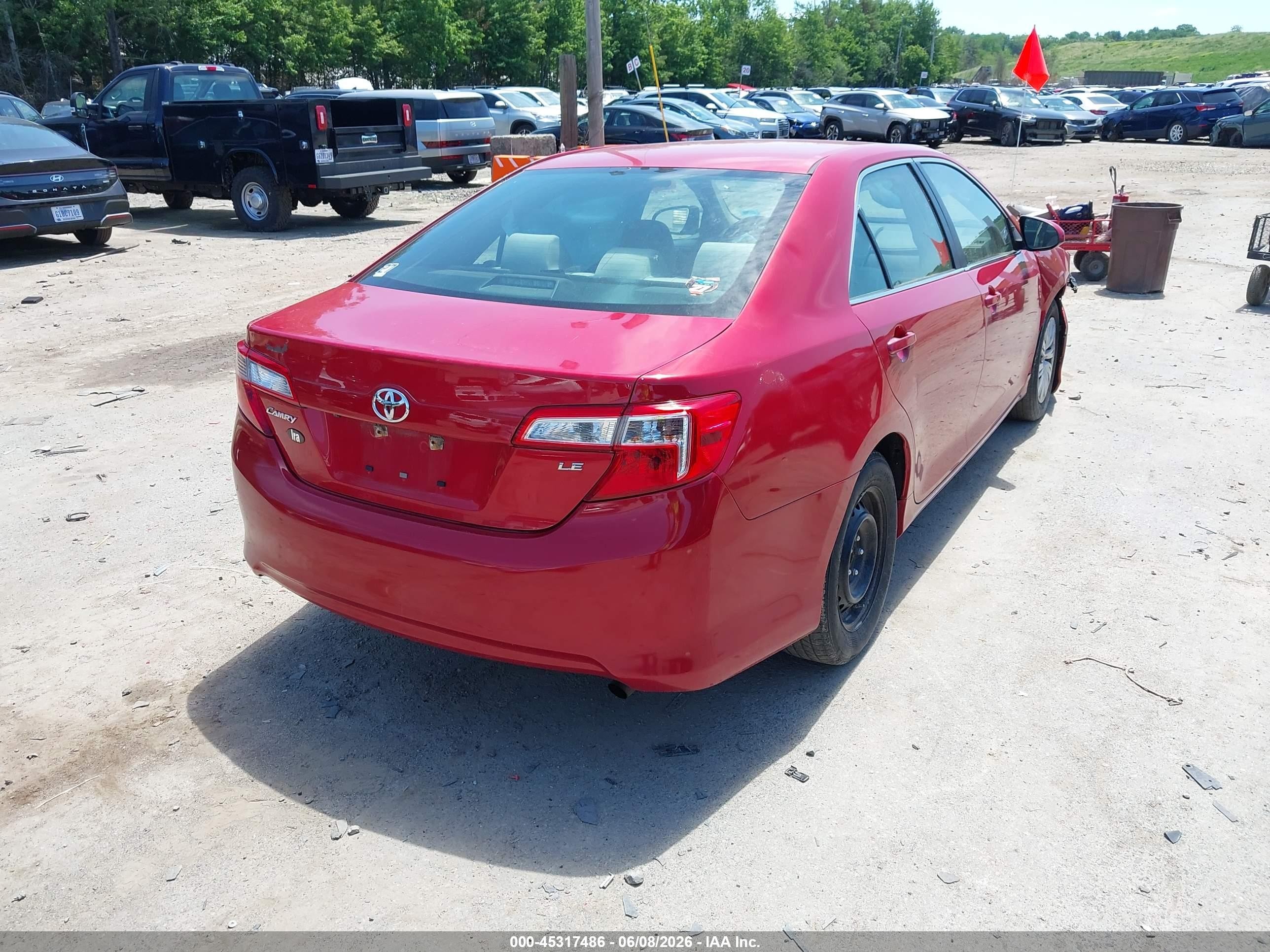2014 Toyota Camry Le Red vin: 4T4BF1FK6ER436875