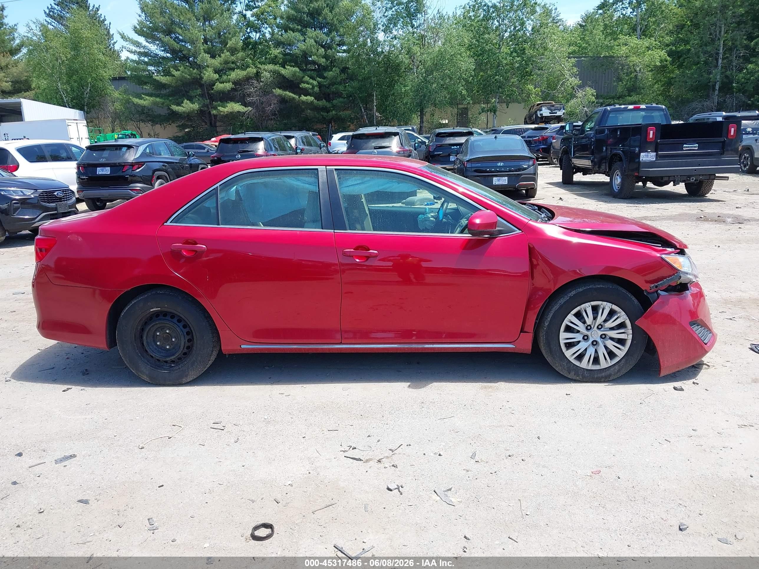 2014 Toyota Camry Le Red vin: 4T4BF1FK6ER436875