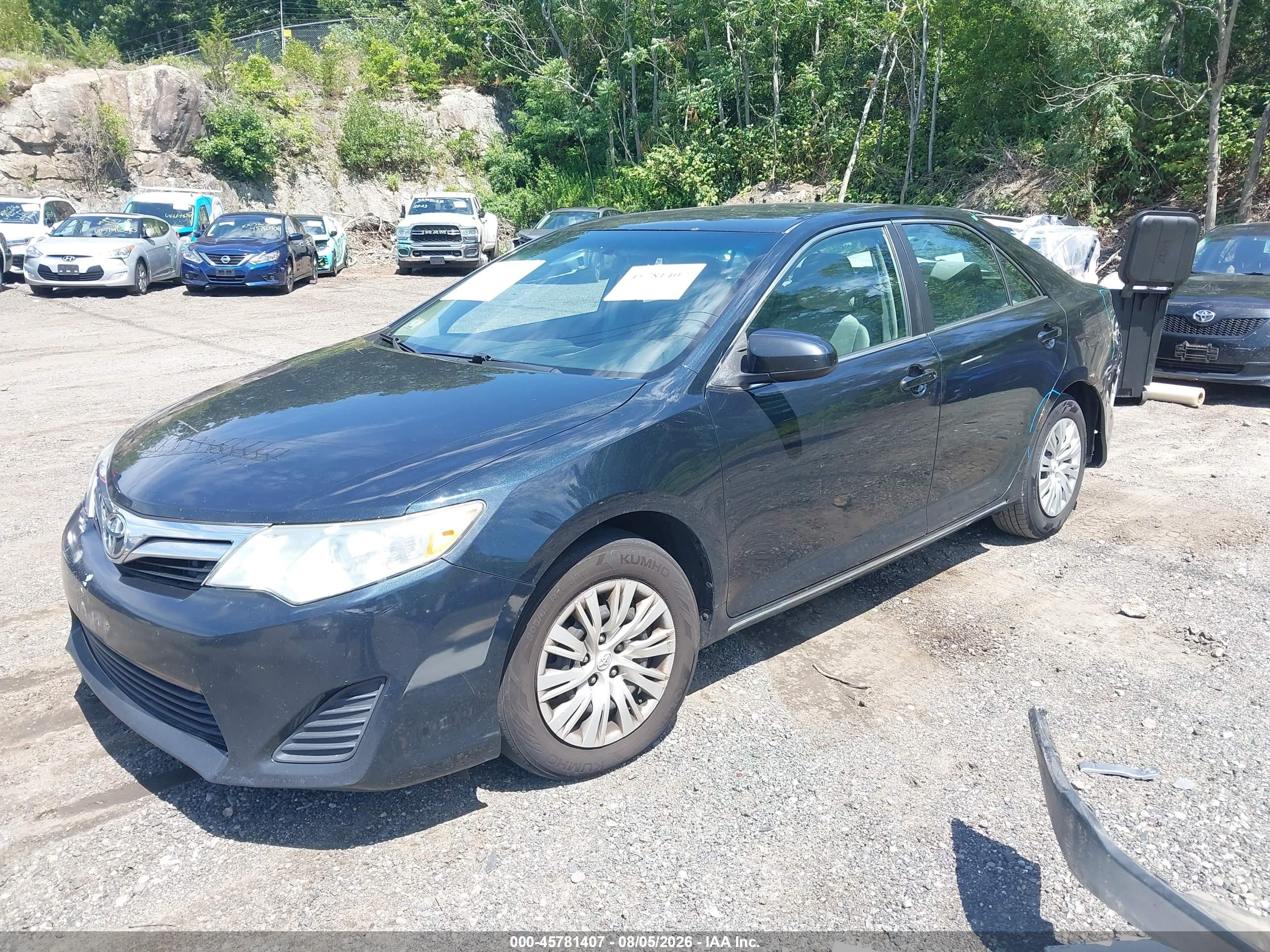 2014 Toyota Camry Le Green vin: 4T4BF1FK6ER438111