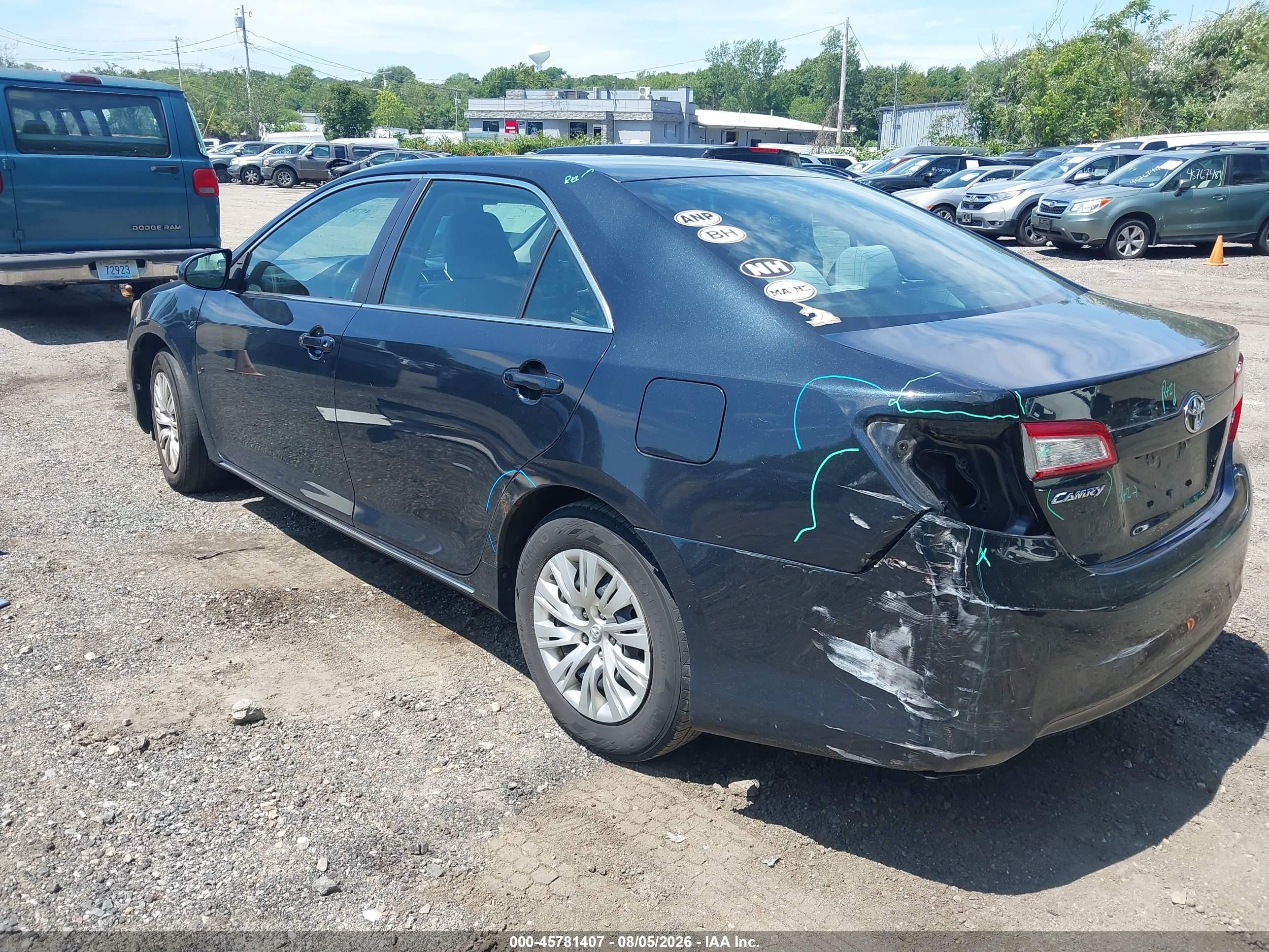 2014 Toyota Camry Le Green vin: 4T4BF1FK6ER438111