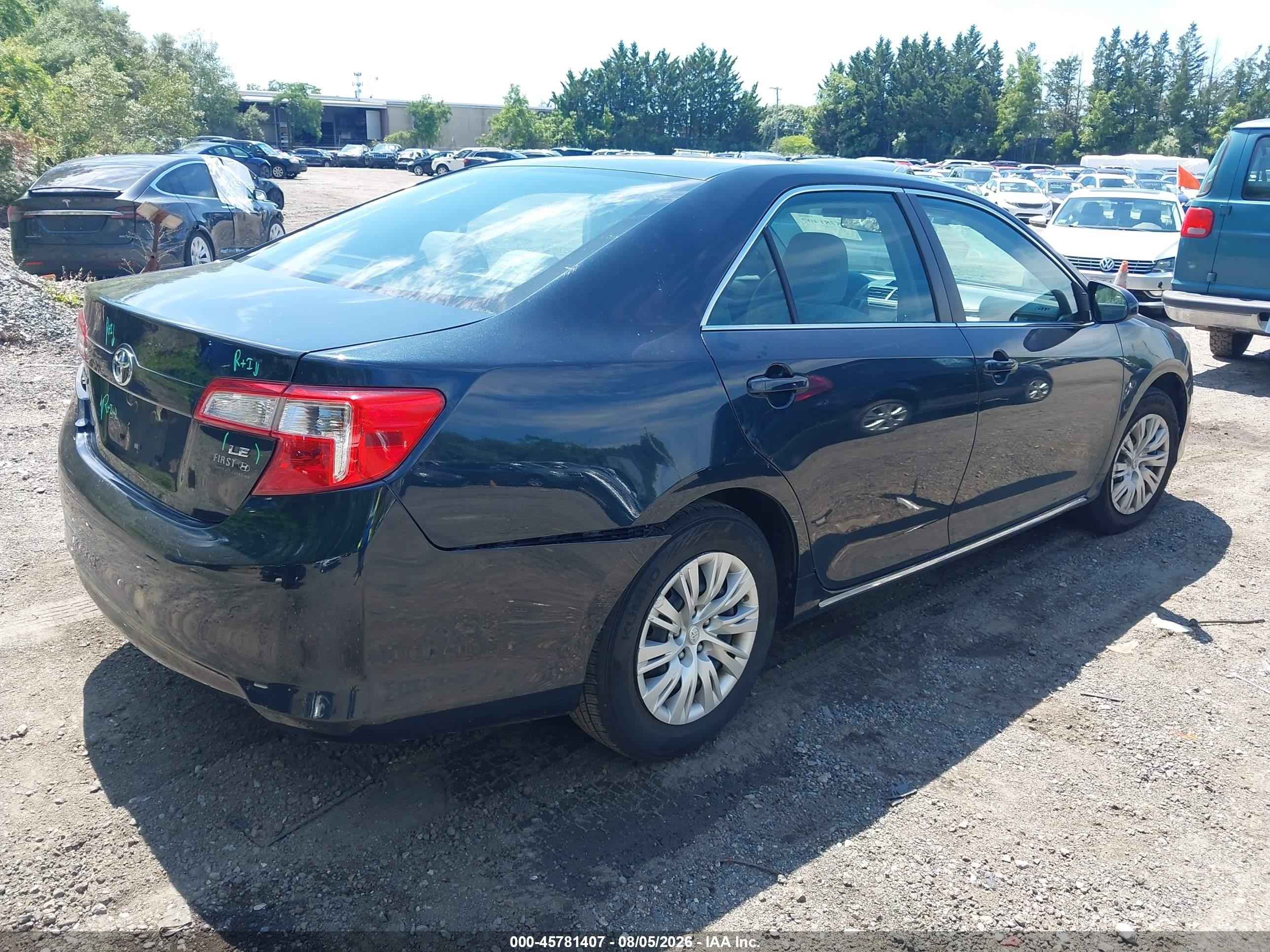 2014 Toyota Camry Le Green vin: 4T4BF1FK6ER438111