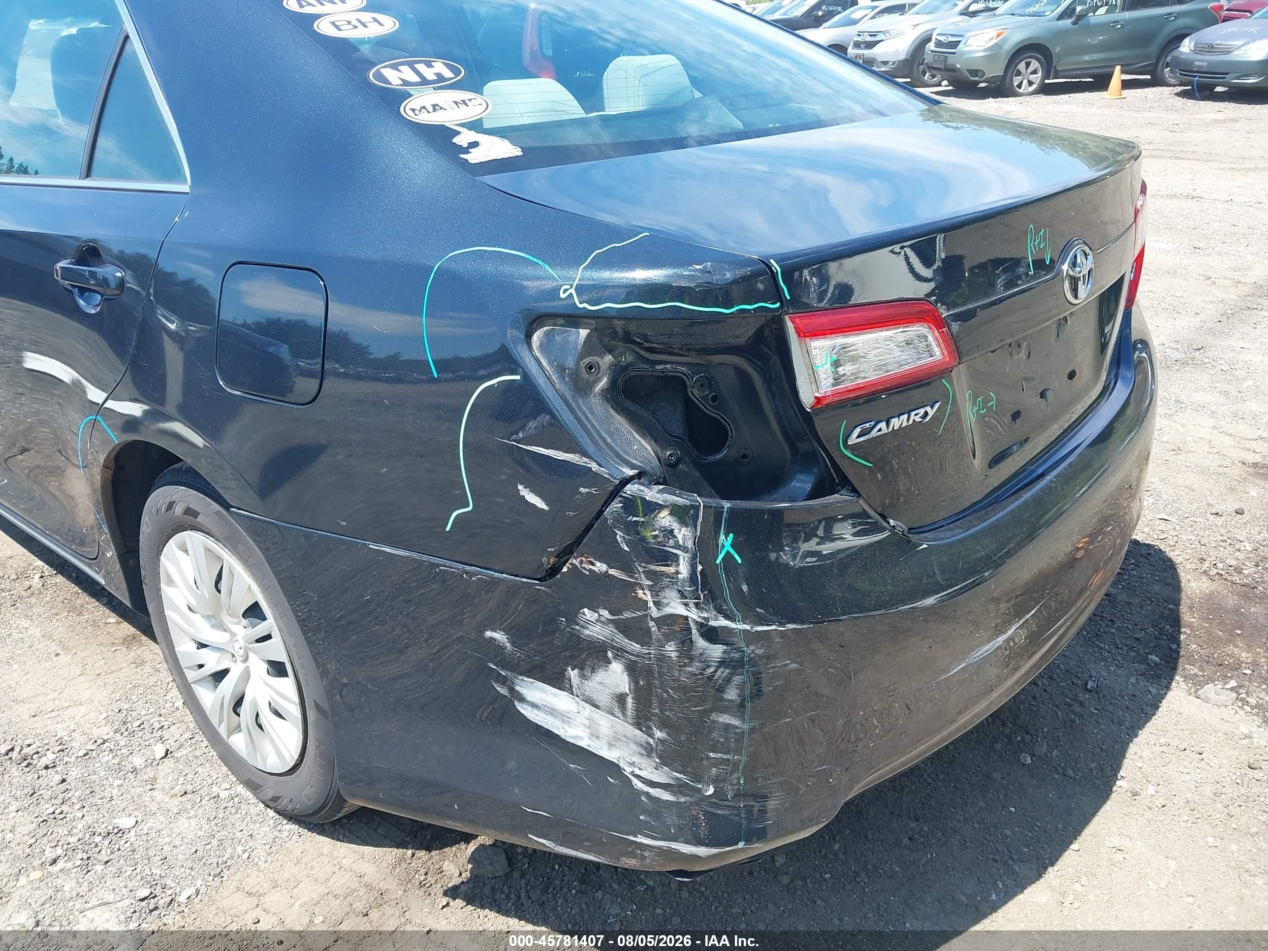 2014 Toyota Camry Le Green vin: 4T4BF1FK6ER438111