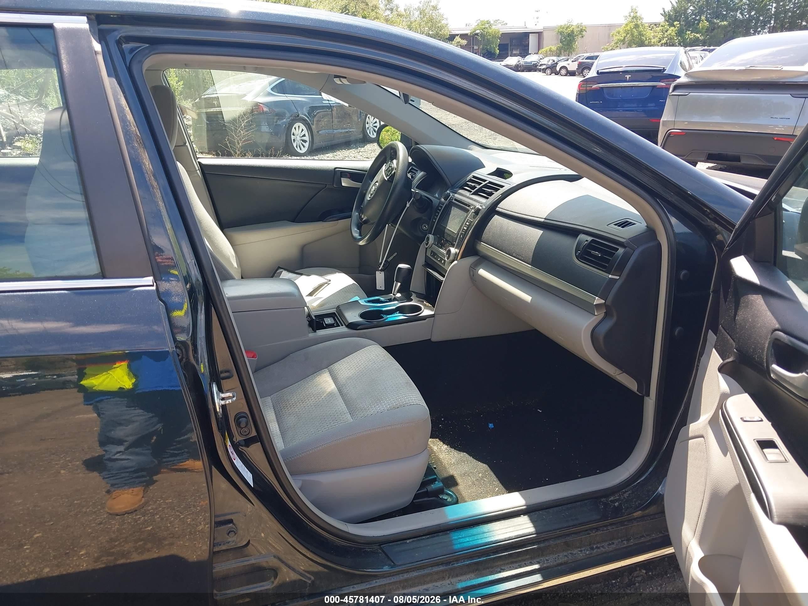 2014 Toyota Camry Le Green vin: 4T4BF1FK6ER438111