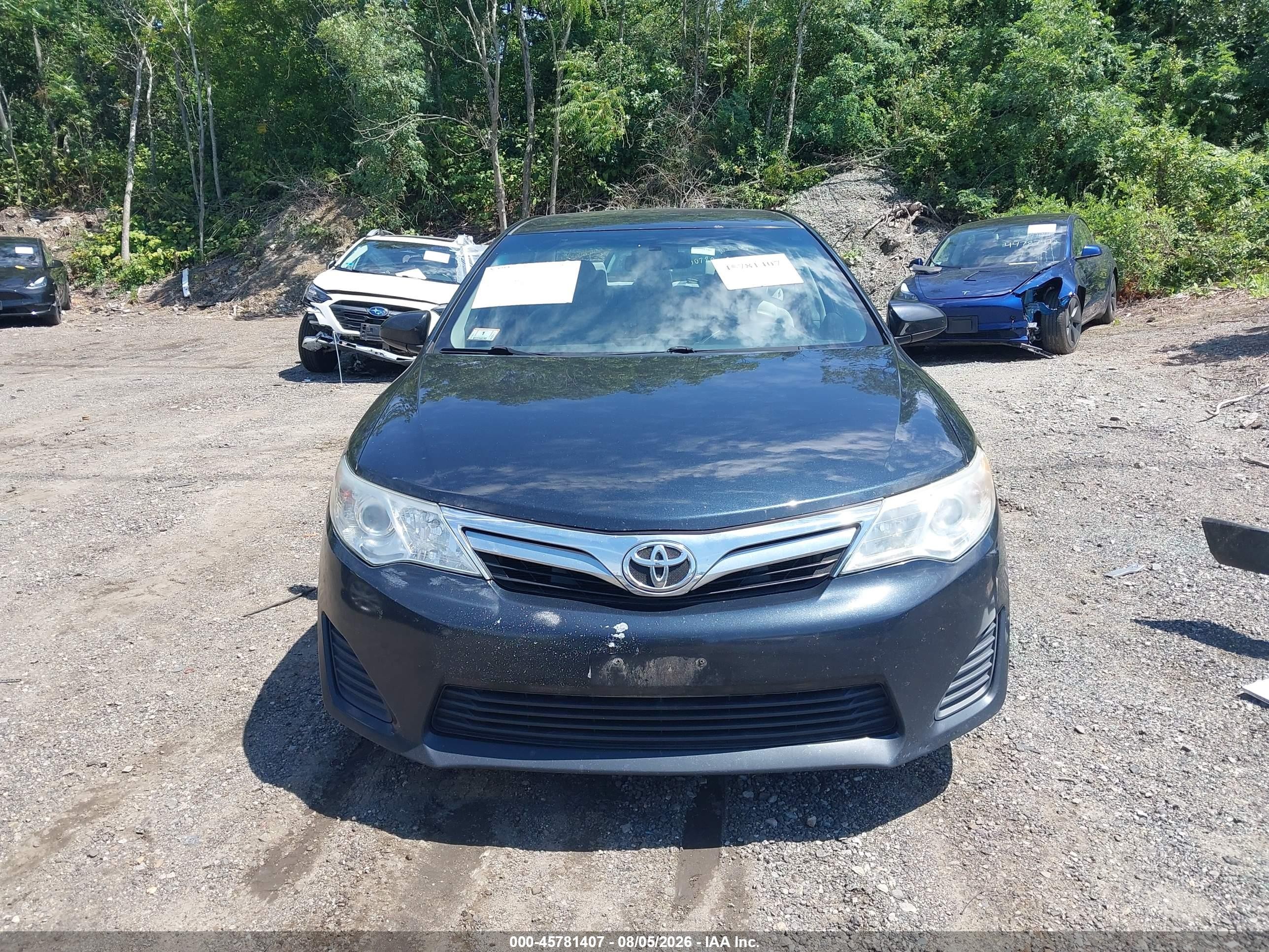 2014 Toyota Camry Le Green vin: 4T4BF1FK6ER438111